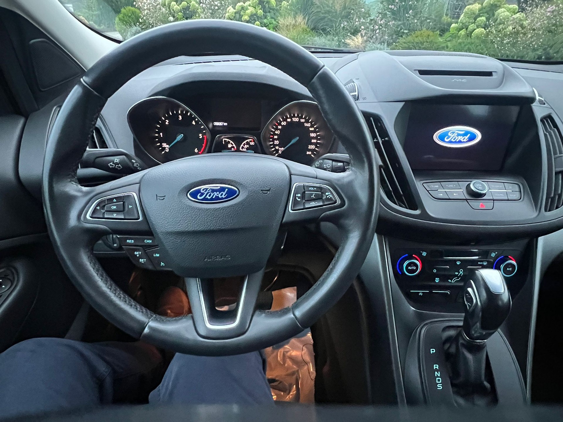 FORD Kuga 2.0 TDCi Business  Mit AHK-image-13