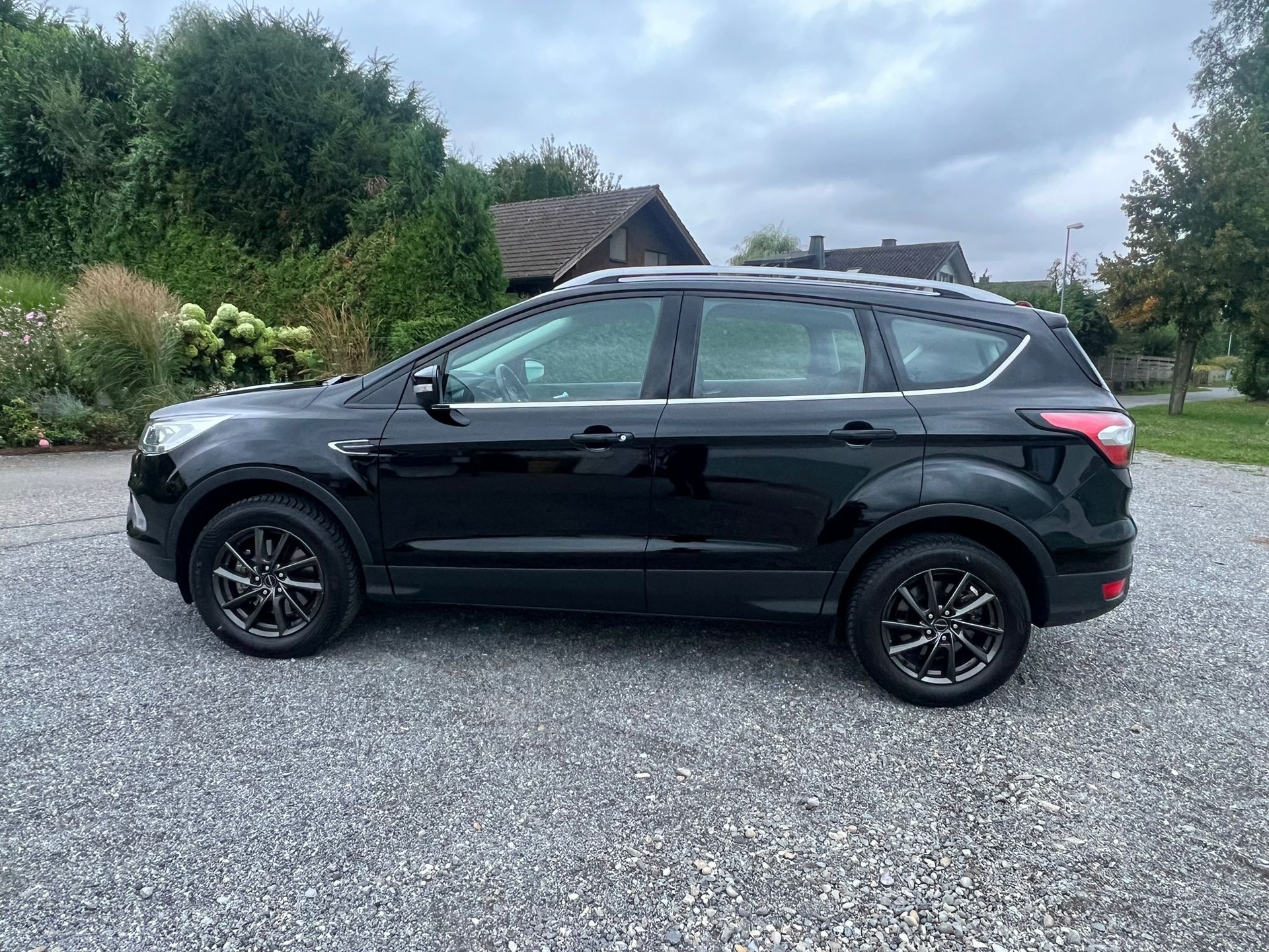 FORD Kuga 2.0 TDCi Business  Mit AHK-image-5