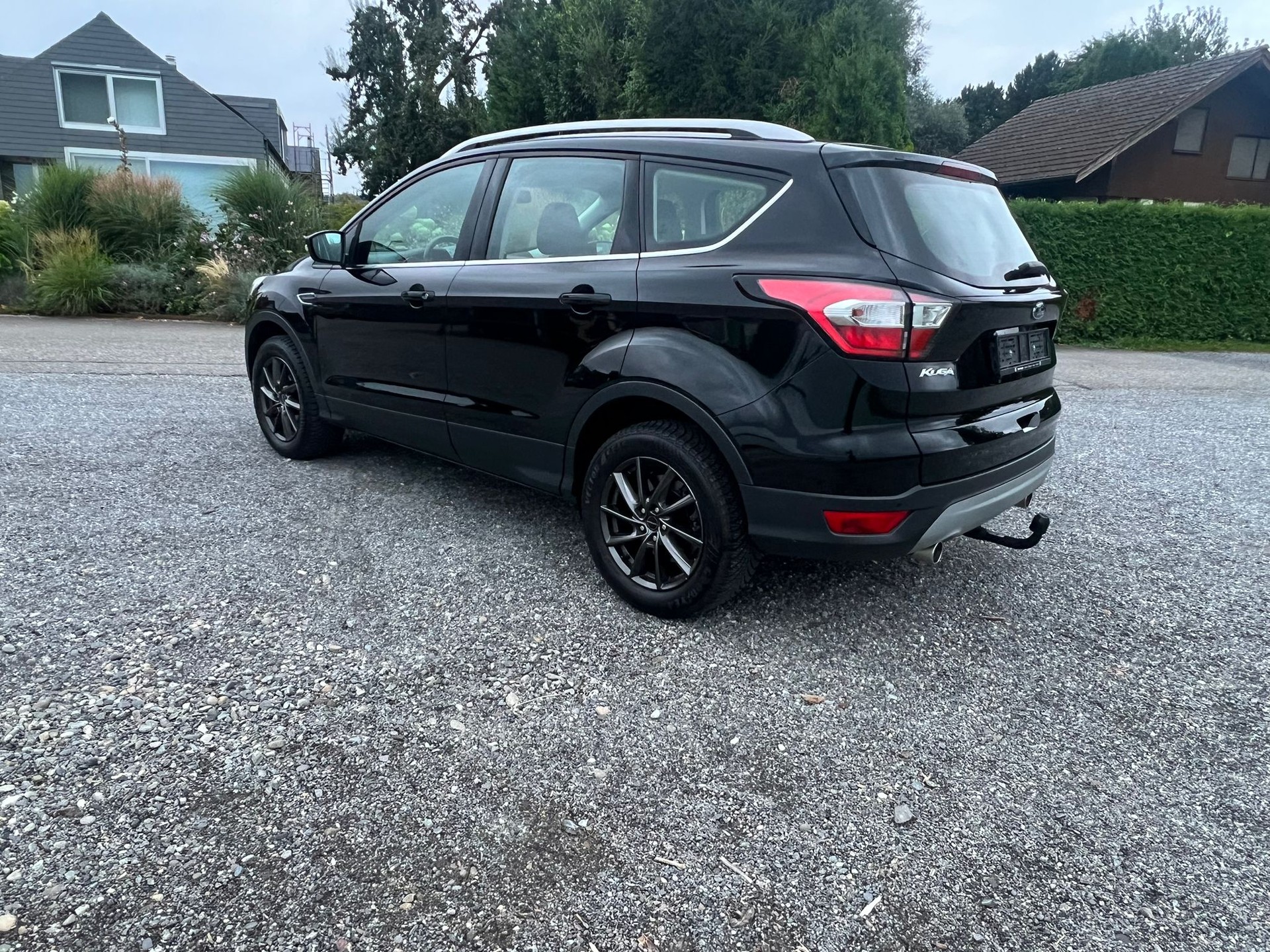 FORD Kuga 2.0 TDCi Business  Mit AHK-image-8