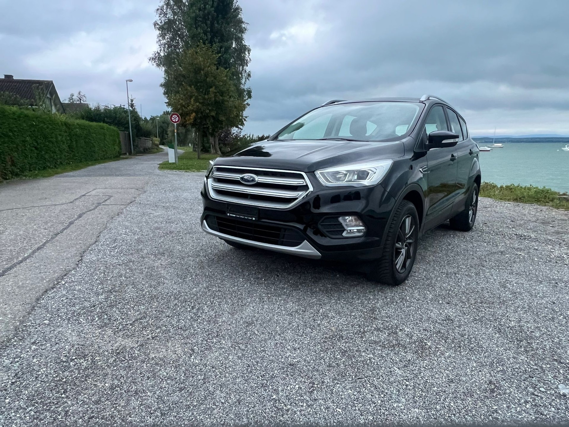 FORD Kuga 2.0 TDCi Business  Mit AHK-image-1