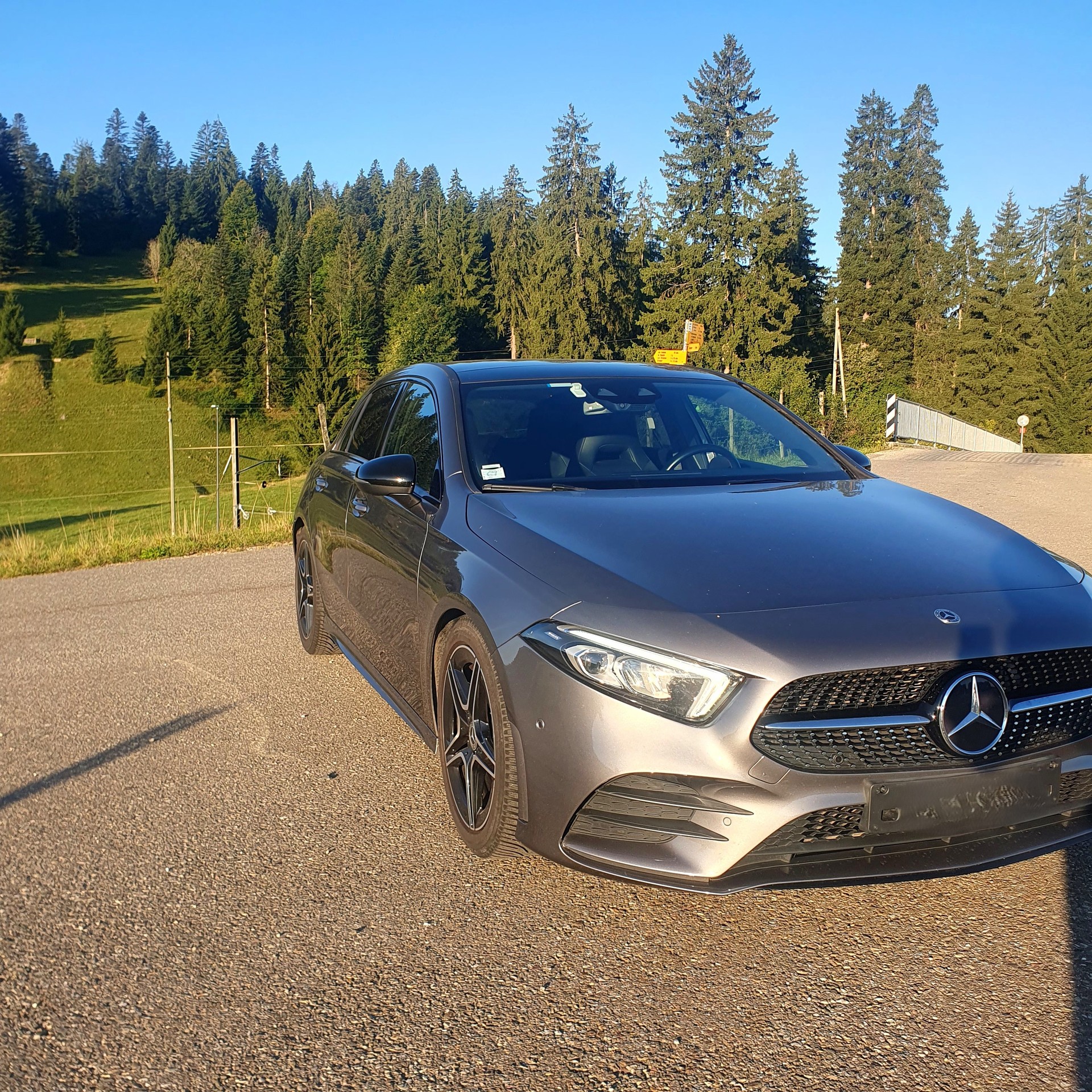 MERCEDES-BENZ A 200 AMG Line 7G-DCT-image-1