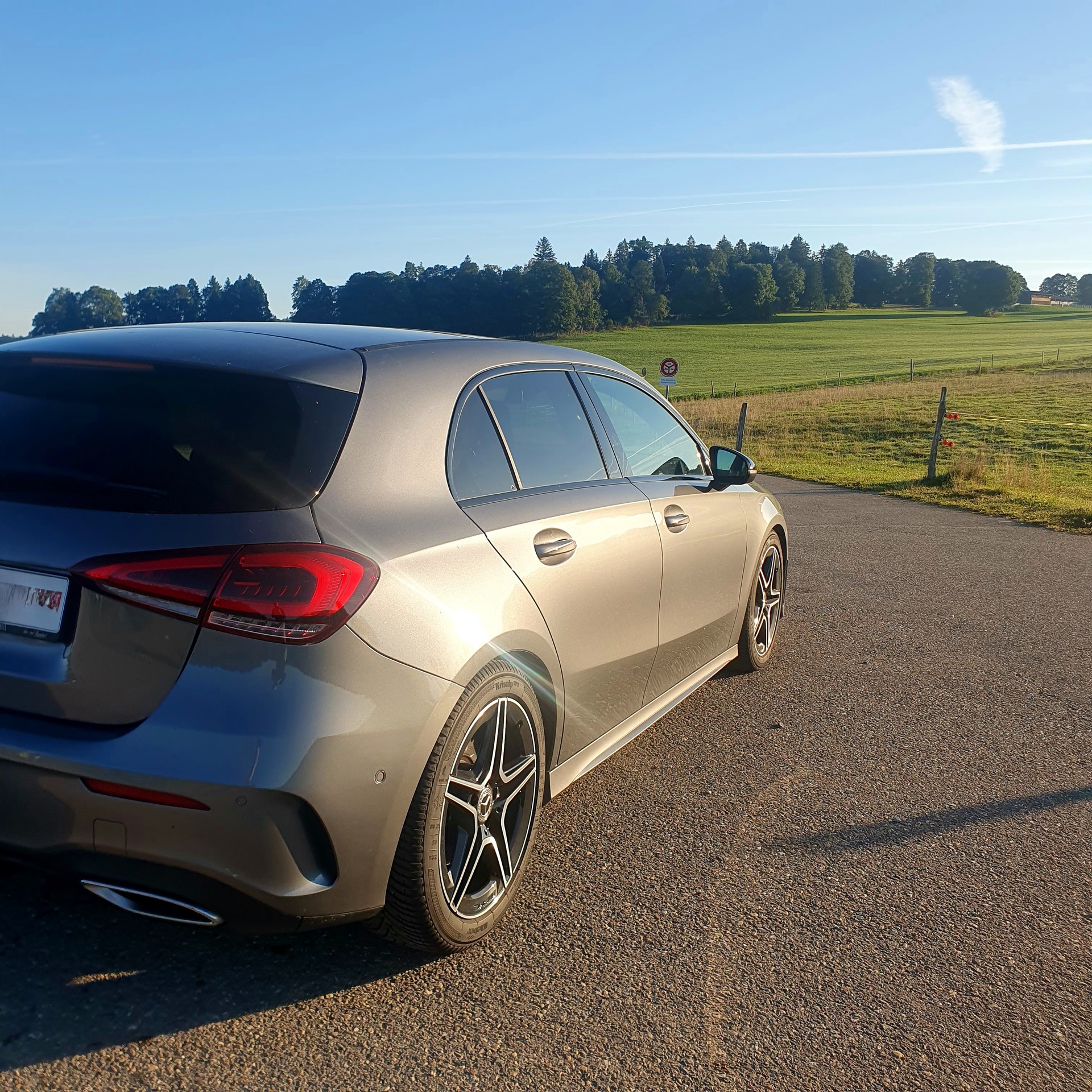 MERCEDES-BENZ A 200 AMG Line 7G-DCT-image-3