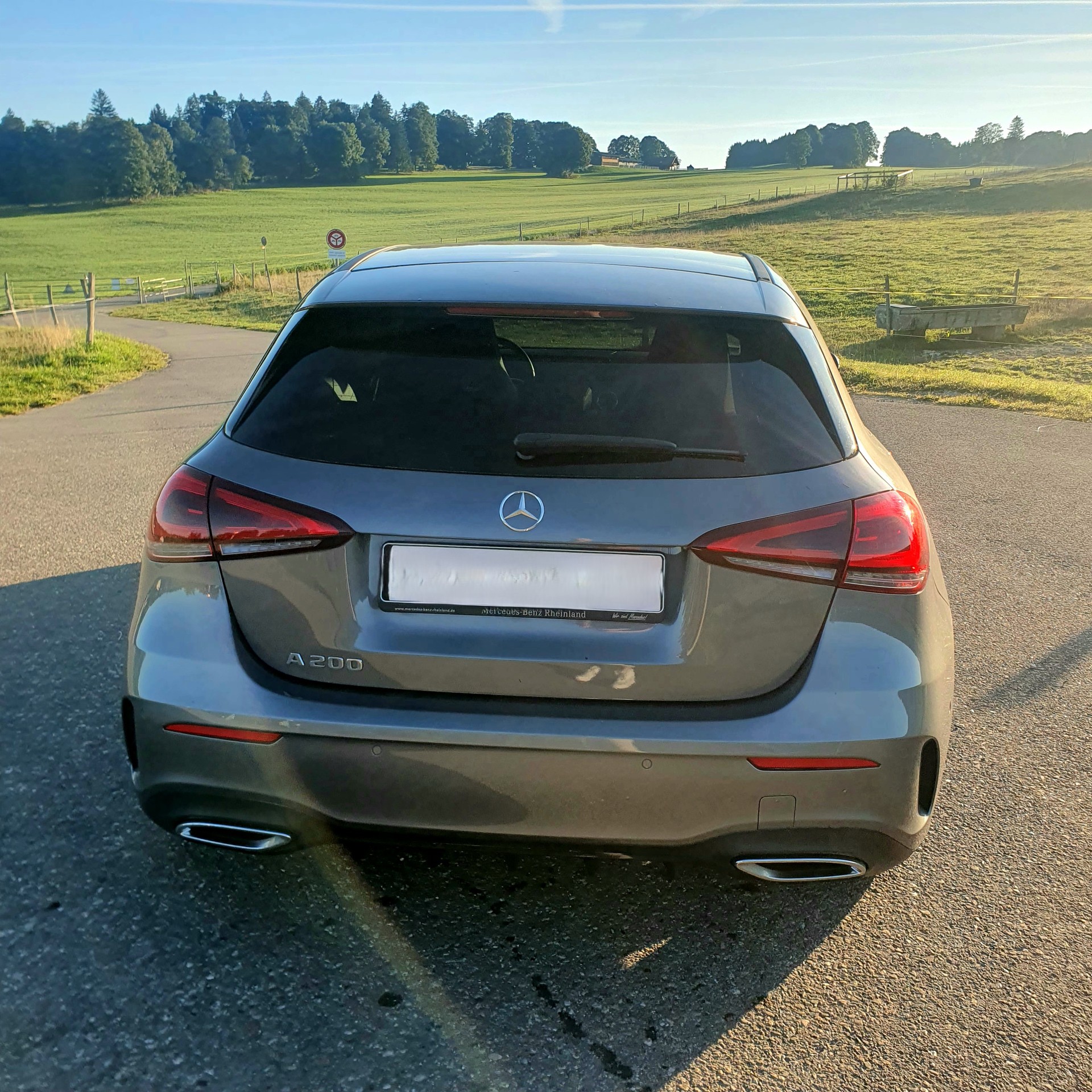 MERCEDES-BENZ A 200 AMG Line 7G-DCT-image-5