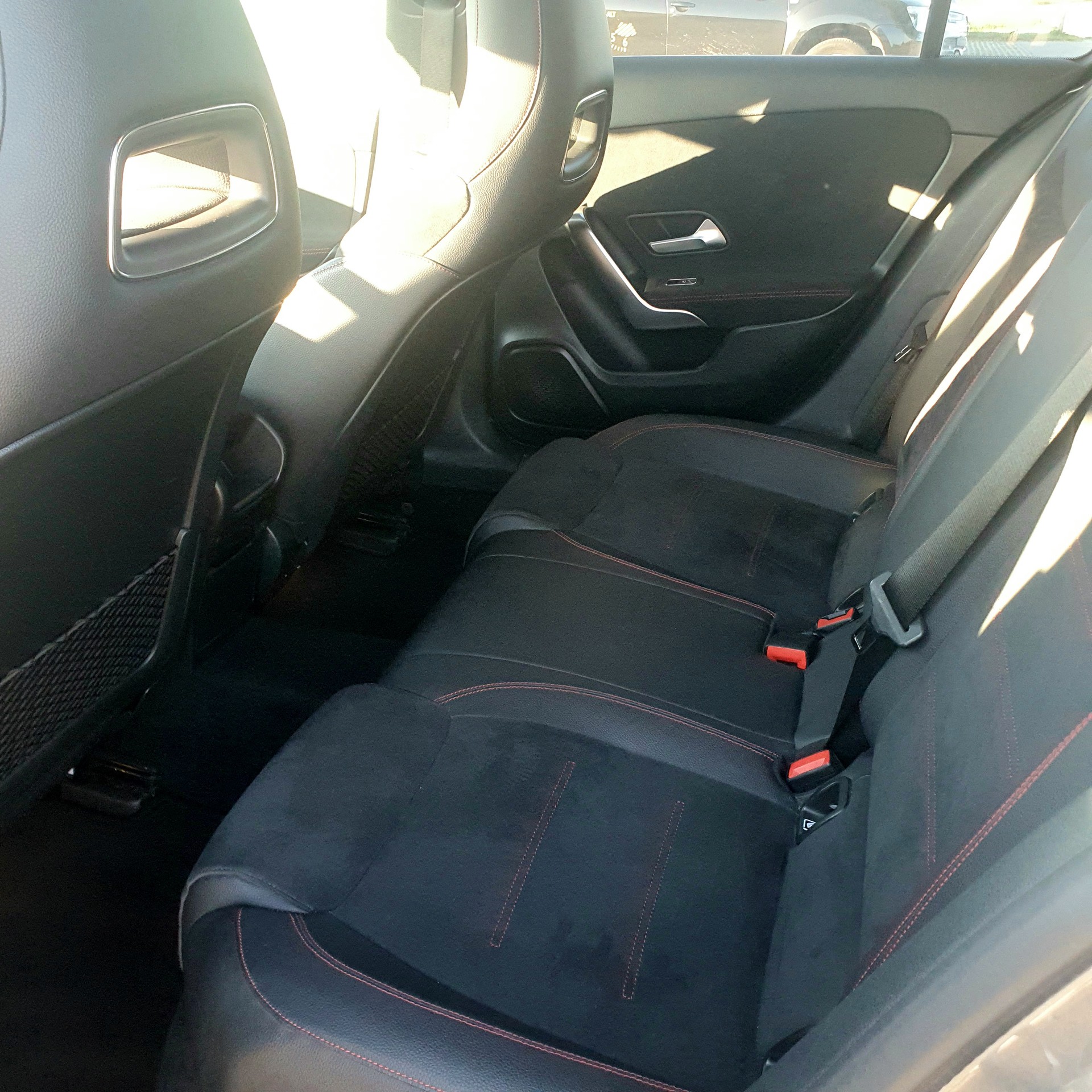 MERCEDES-BENZ A 200 AMG Line 7G-DCT-image-8