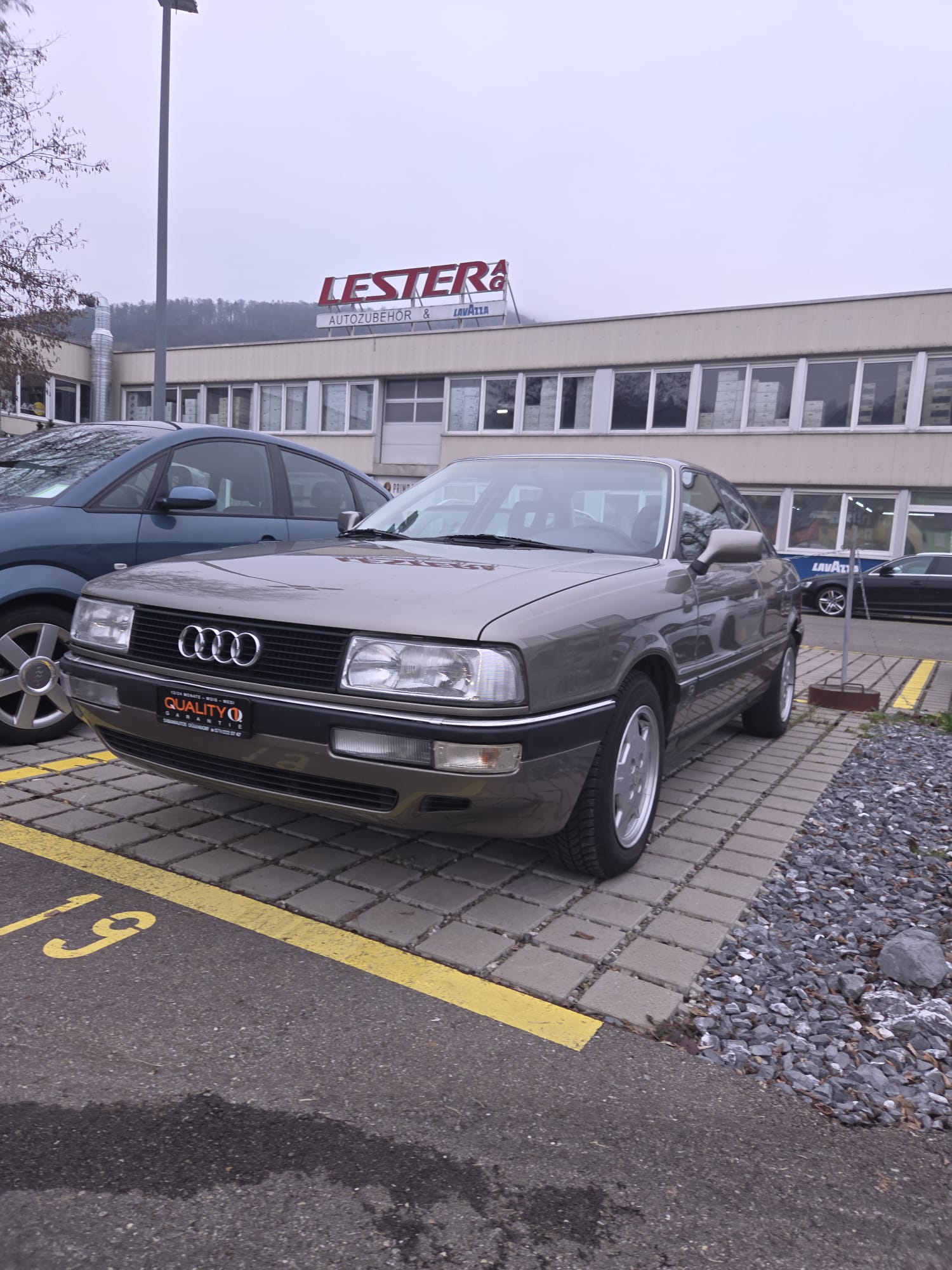 AUDI 90-image-1