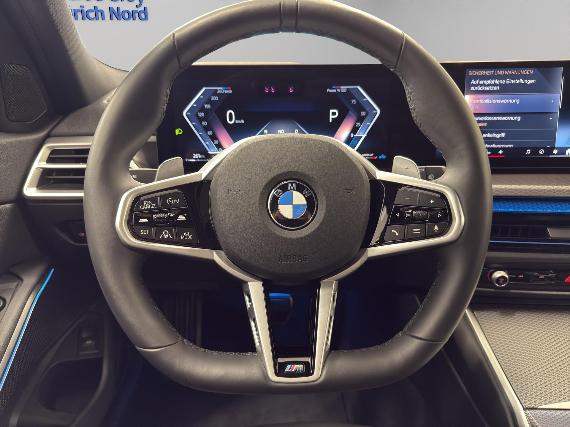 BMW 330d xDrive 48V Touring-image-13