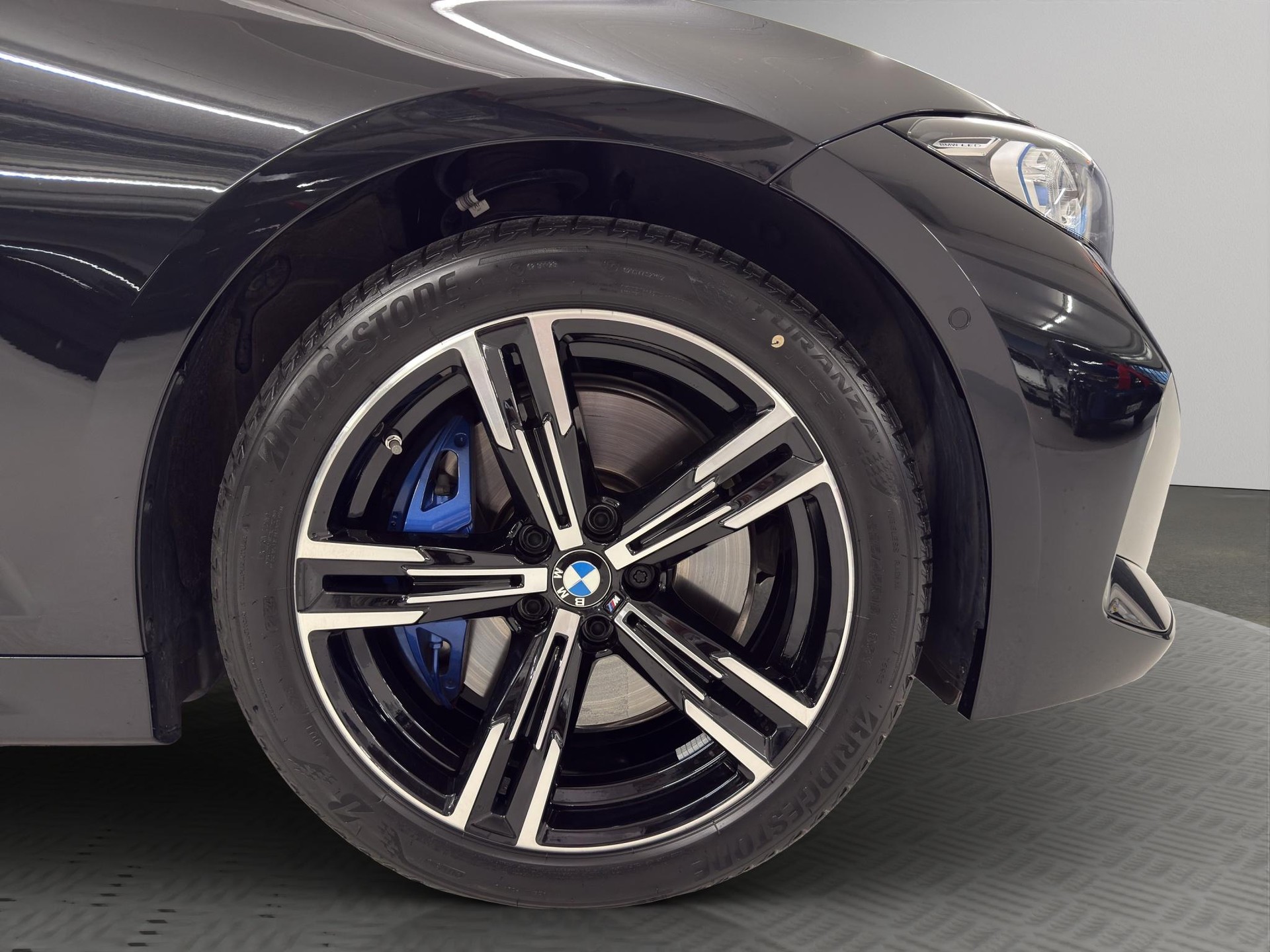 BMW 330d xDrive 48V Touring-image-8