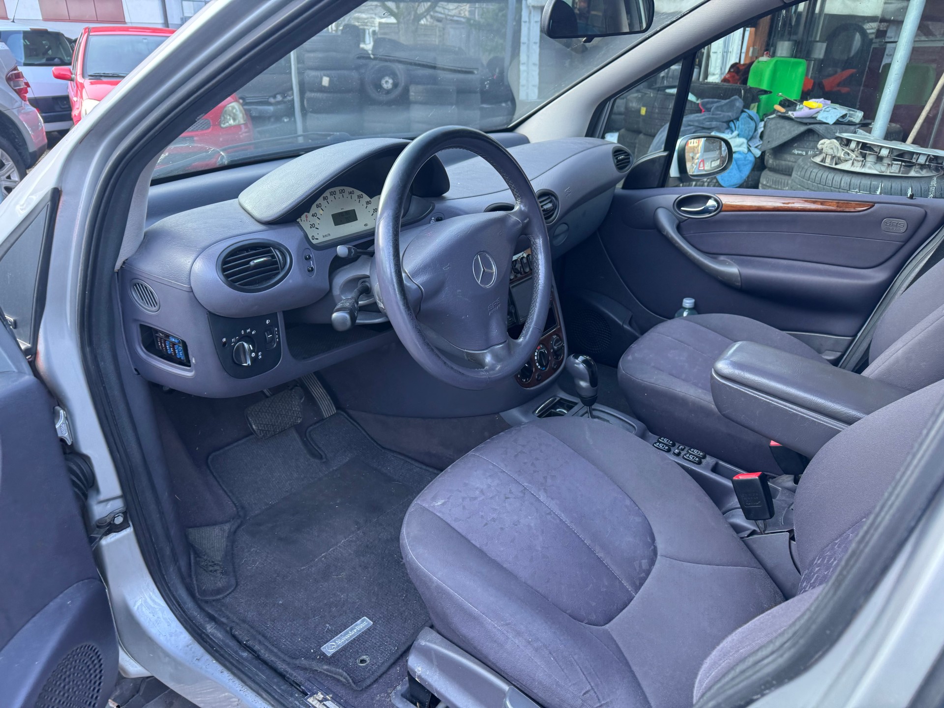 MERCEDES-BENZ A 170 CDI Elégance-image-9