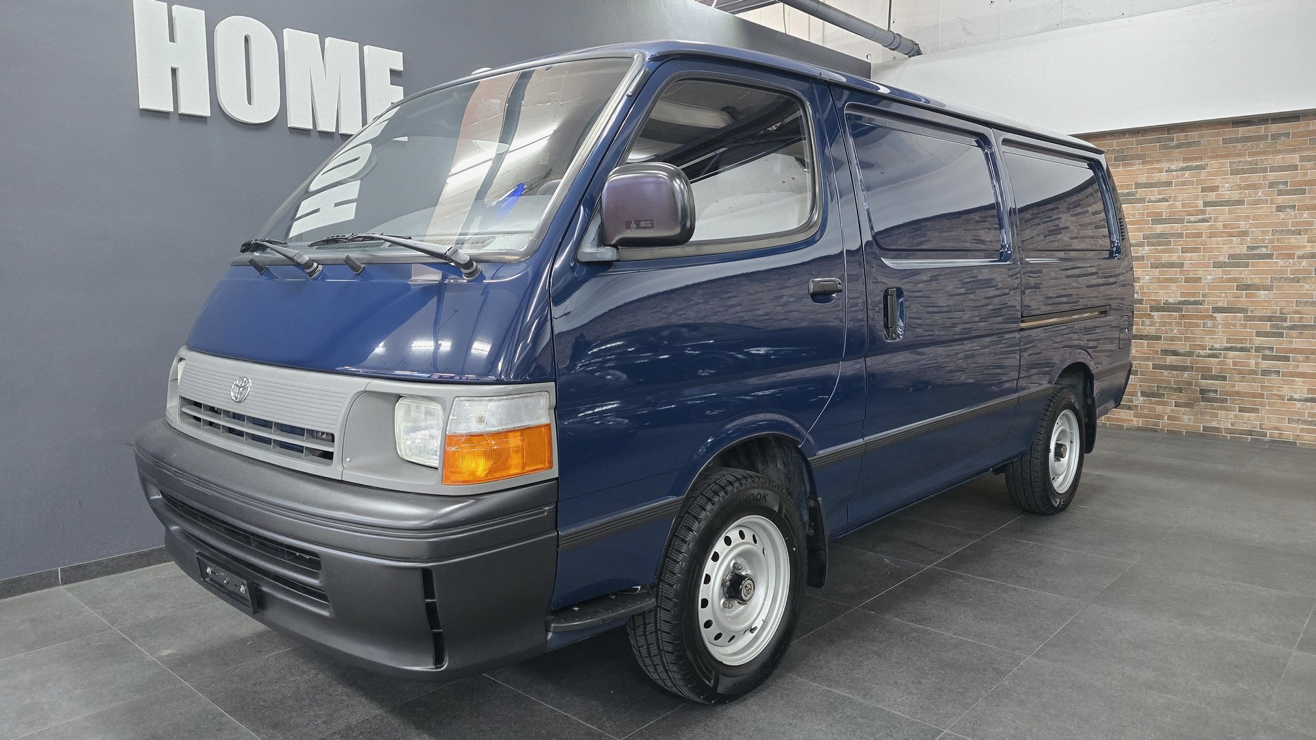 TOYOTA Hiace 2.4 EFI 4X2-showroom-element-2
