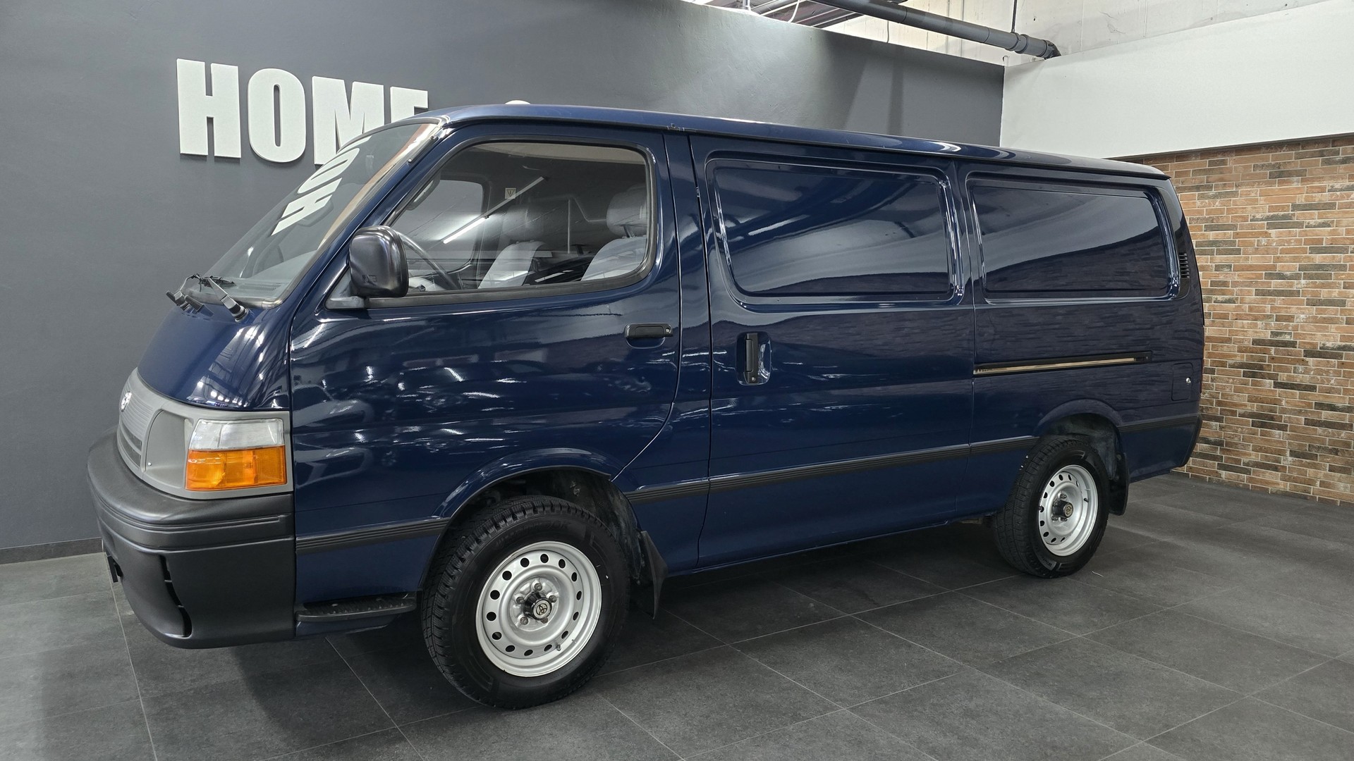 TOYOTA Hiace 2.4 EFI 4X2-image-4