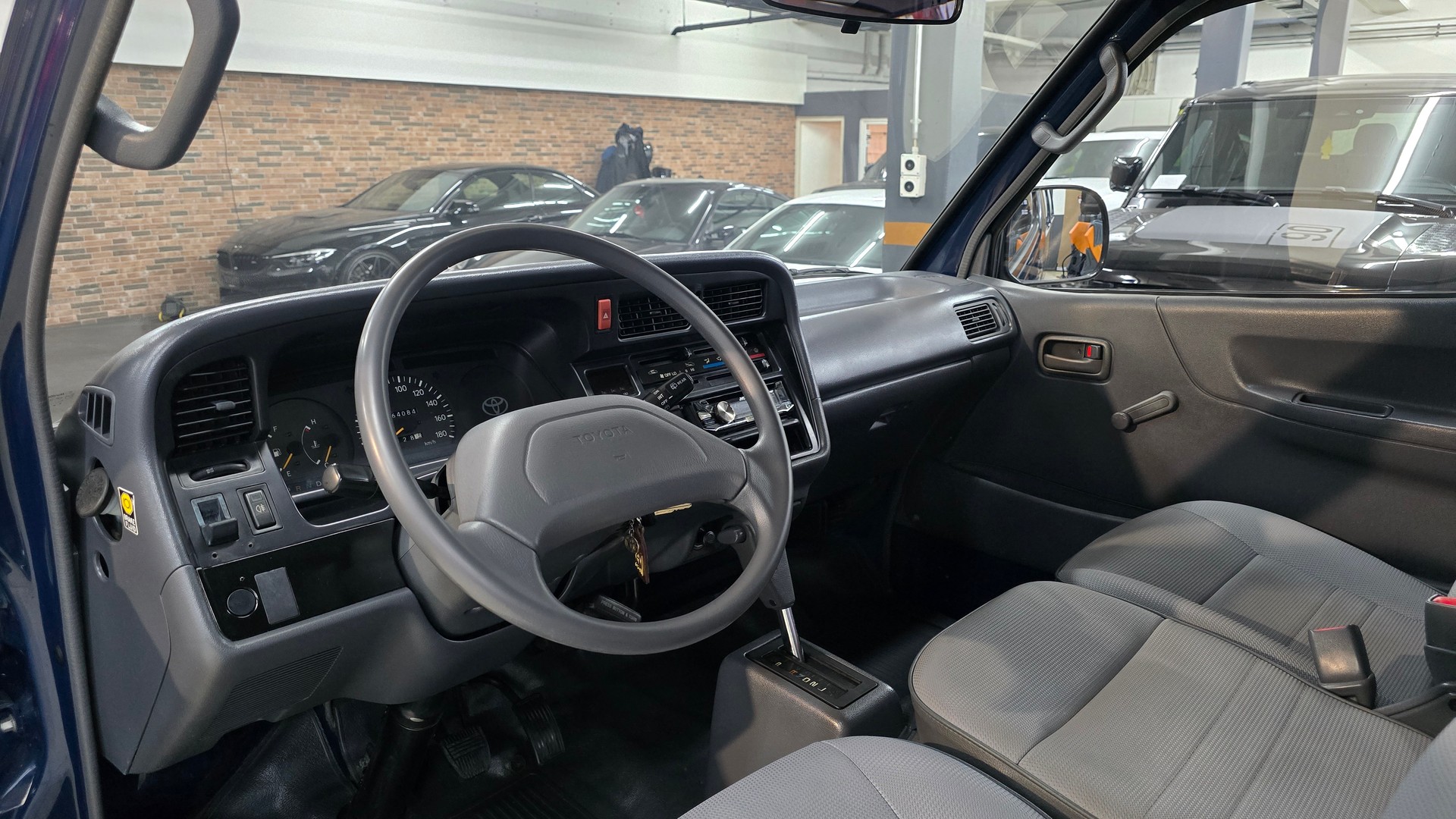 TOYOTA Hiace 2.4 EFI 4X2-image-19