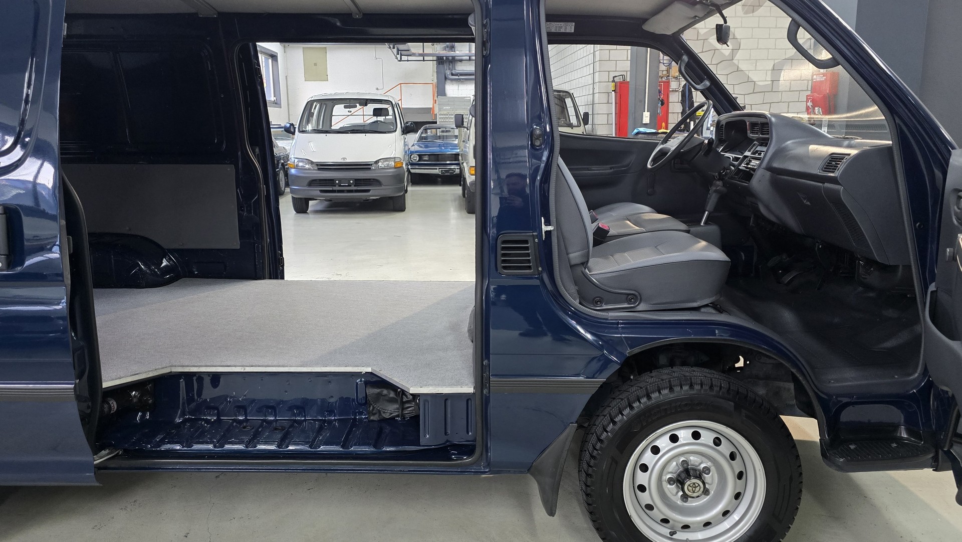 TOYOTA Hiace 2.4 EFI 4X2-image-31