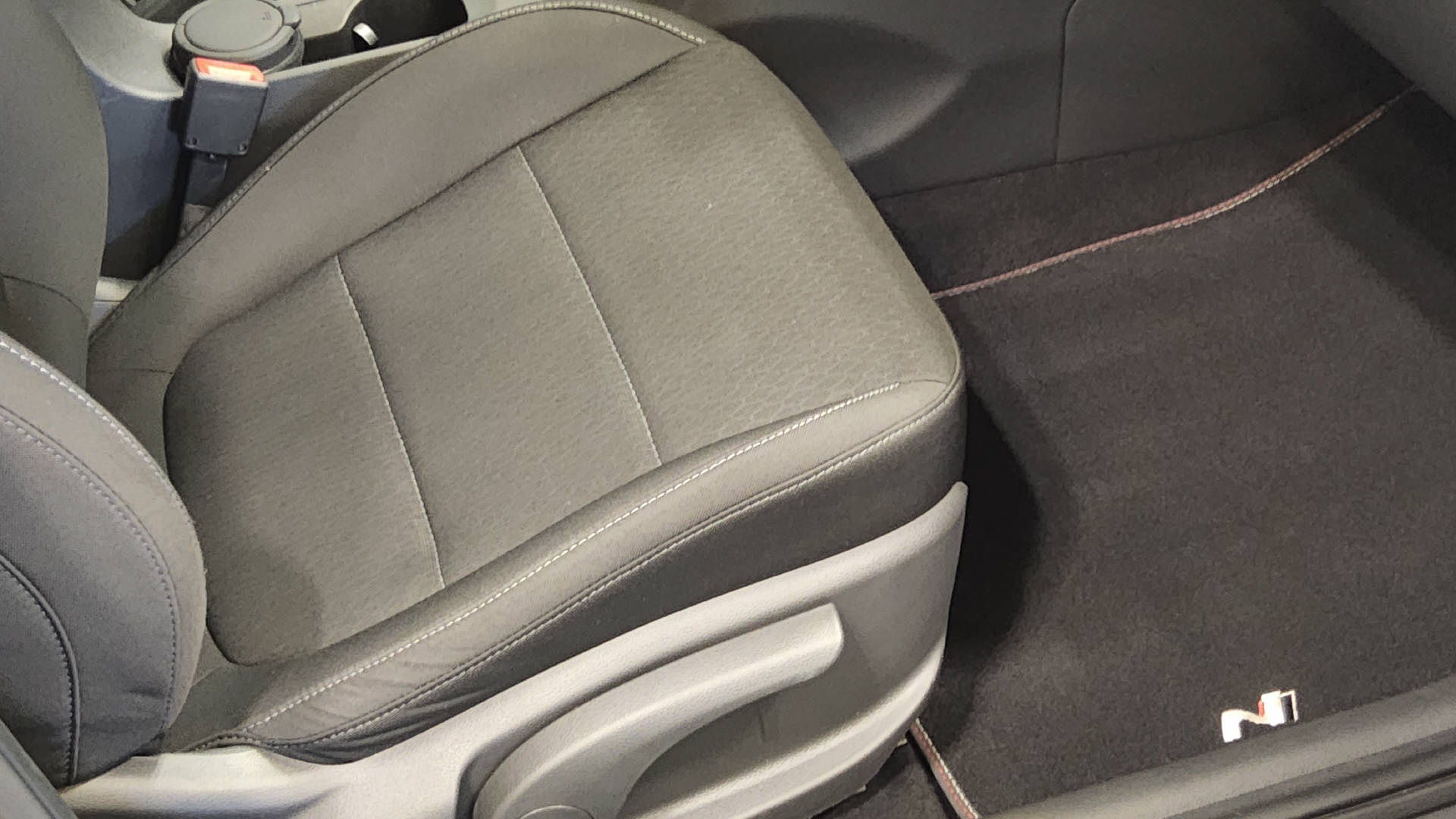 HYUNDAI i30 1.4 T-GDi N-Line-image-18