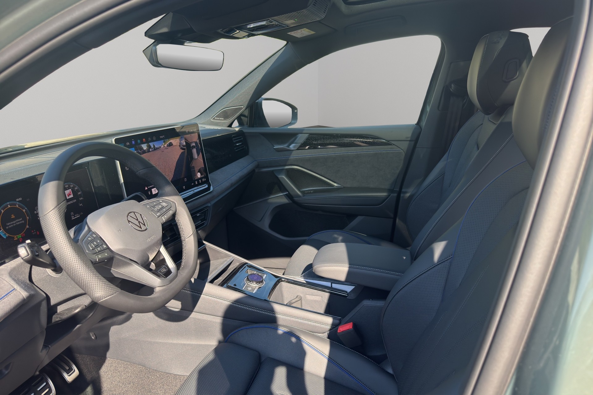 VW Tiguan 2.0 TSI DSG R-Line Plus 4Motion-image-9