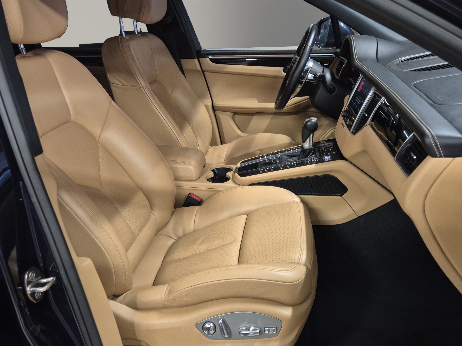 PORSCHE Macan S PDK - FULL SUIVI PORSCHE - 1ER MAIN - LEASING à partir de CHF 375.-/mois-image-16