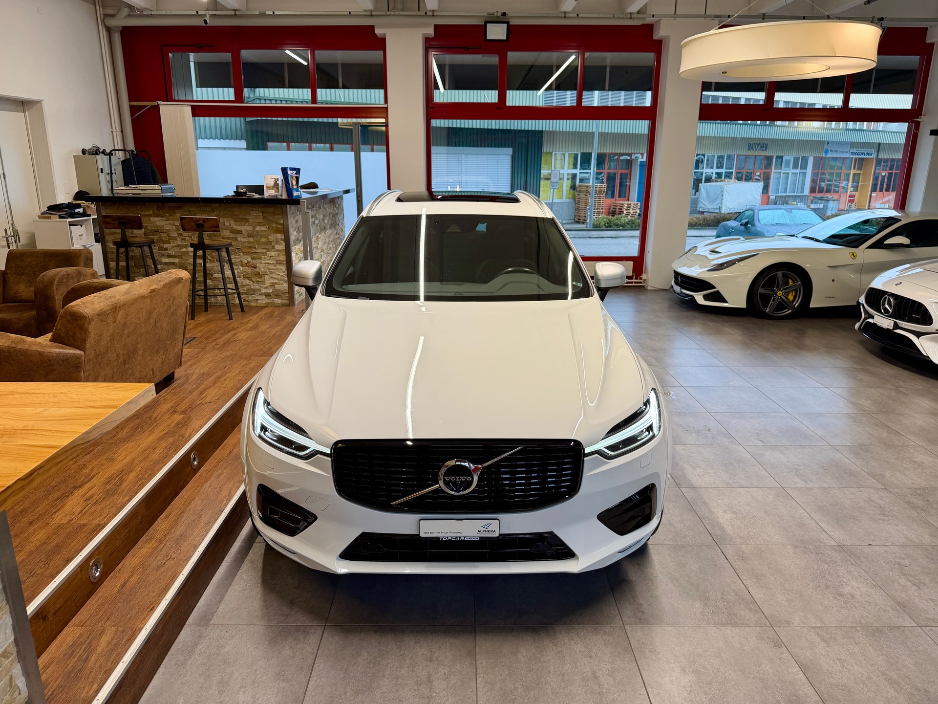 VOLVO XC60 D4 AWD R-Design Geartronic-image-9