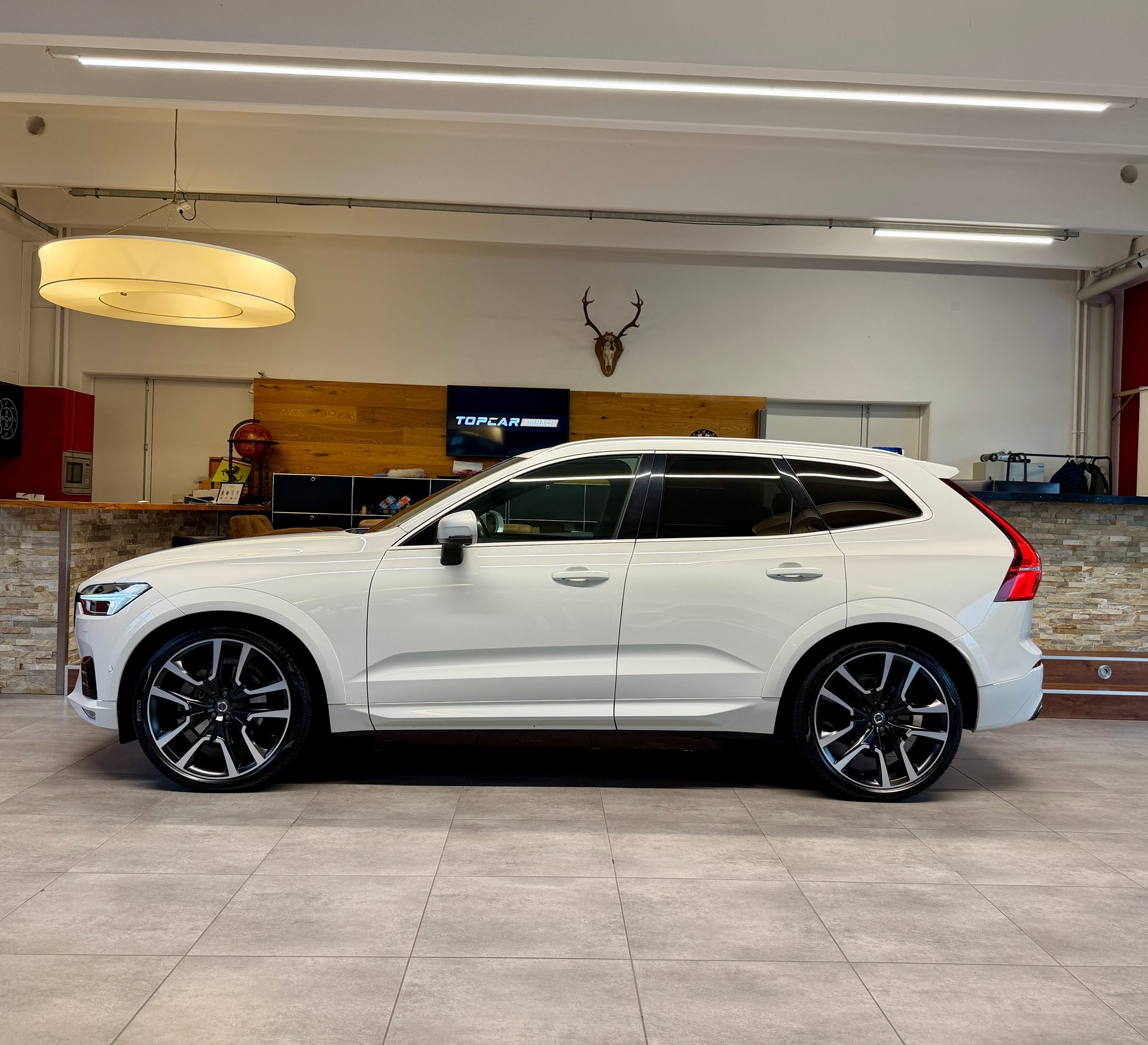 VOLVO XC60 D4 AWD R-Design Geartronic-showroom-element-2