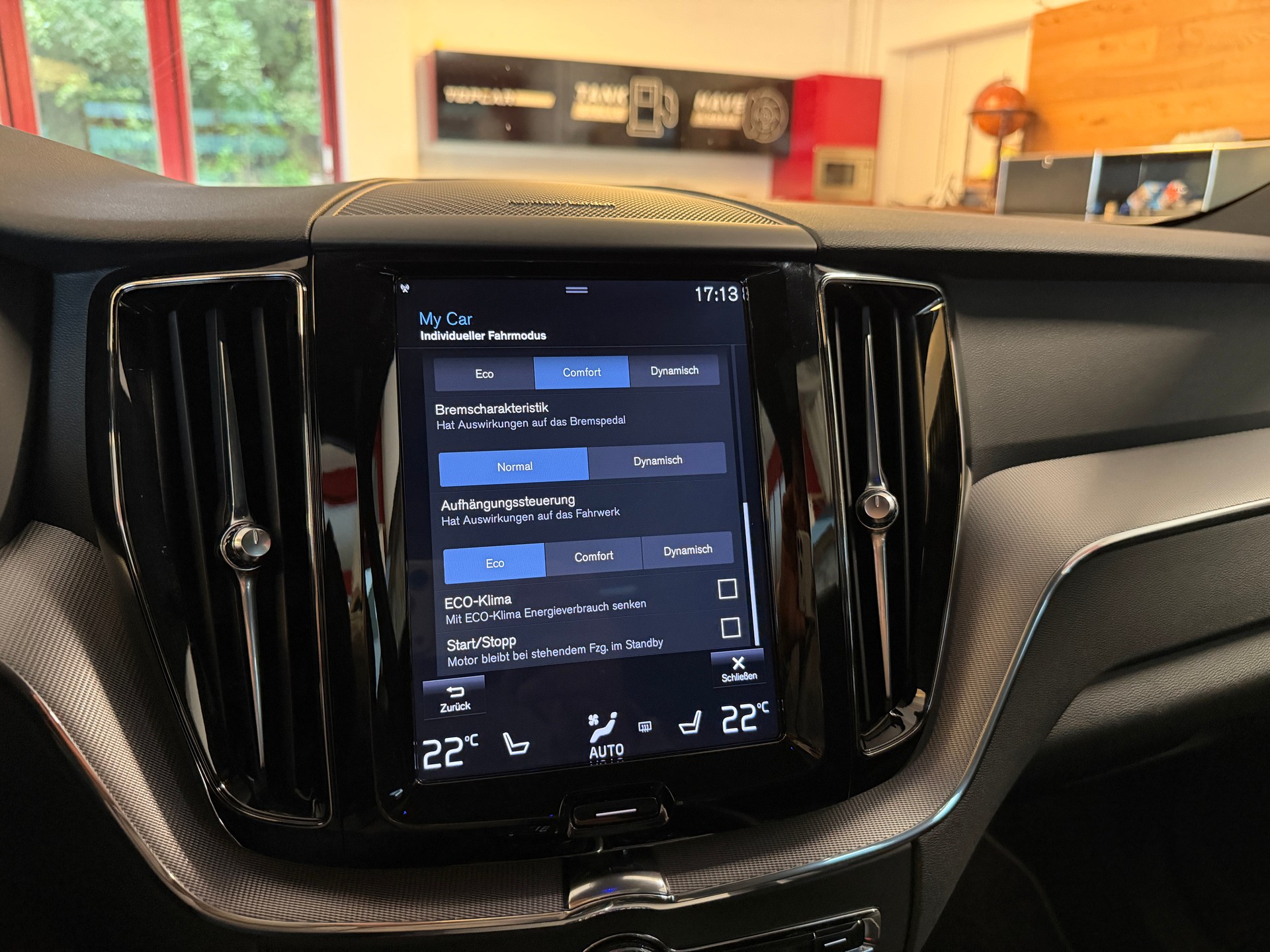 VOLVO XC60 D4 AWD R-Design Geartronic-image-30