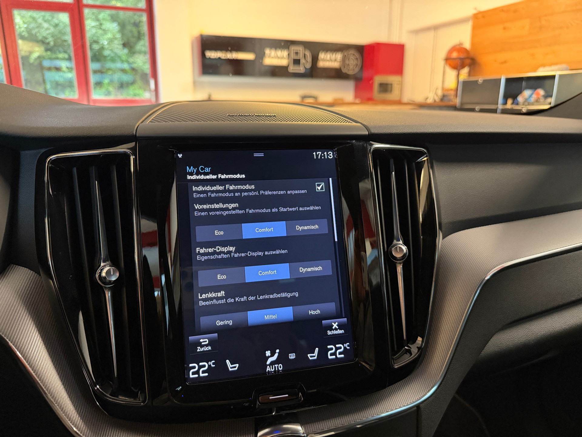 VOLVO XC60 D4 AWD R-Design Geartronic-image-28