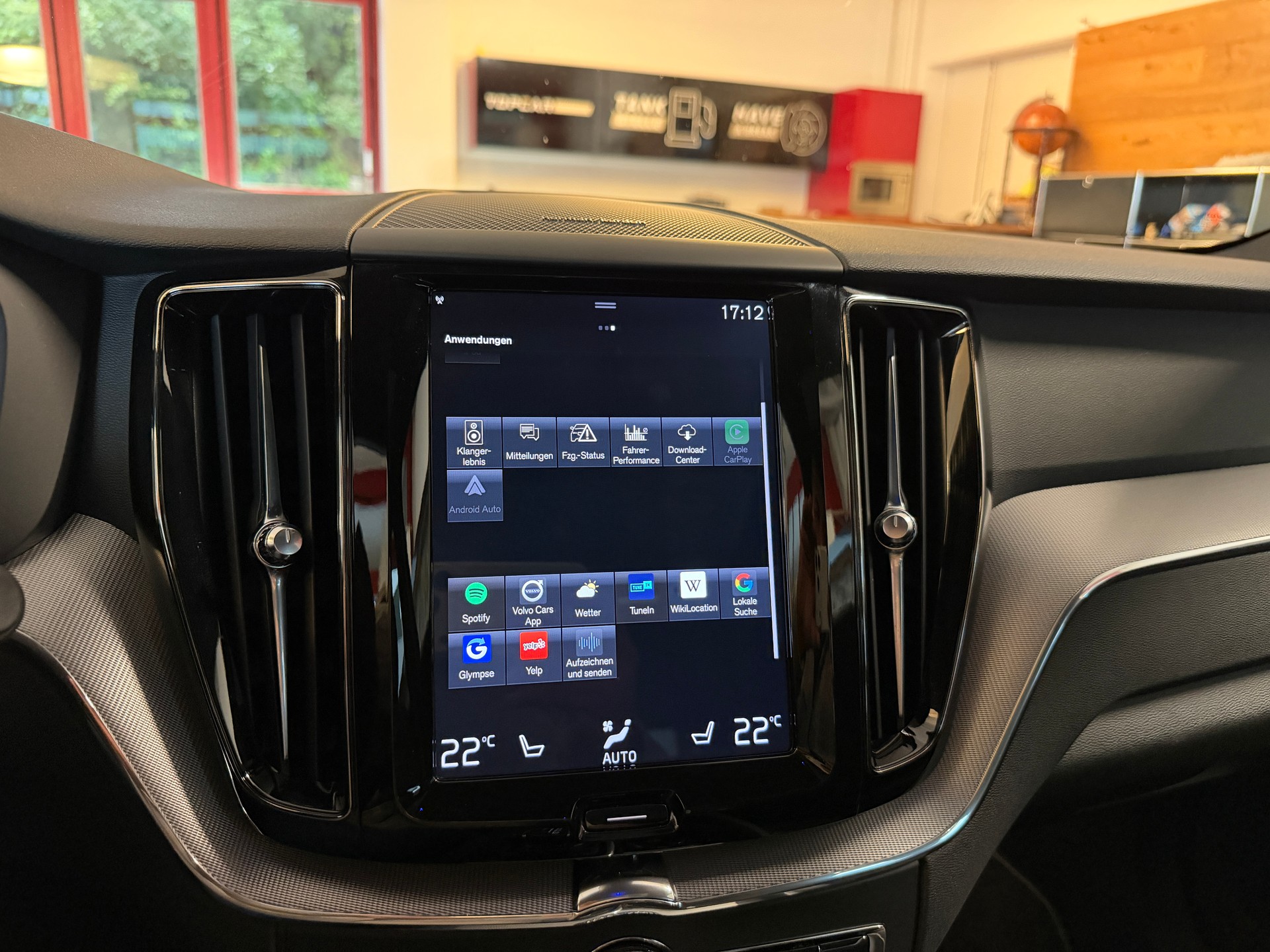 VOLVO XC60 D4 AWD R-Design Geartronic-image-25
