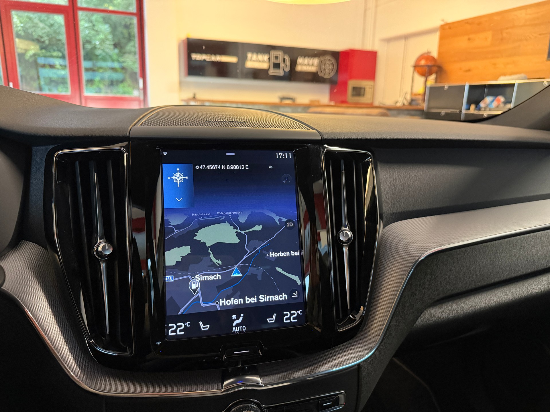 VOLVO XC60 D4 AWD R-Design Geartronic-image-19