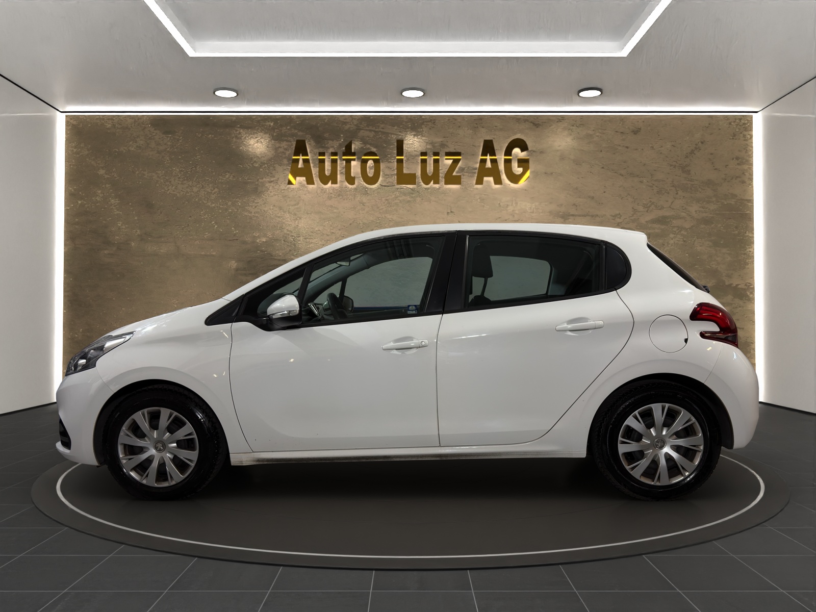PEUGEOT 208 1.2 PureTech Signature-image-5