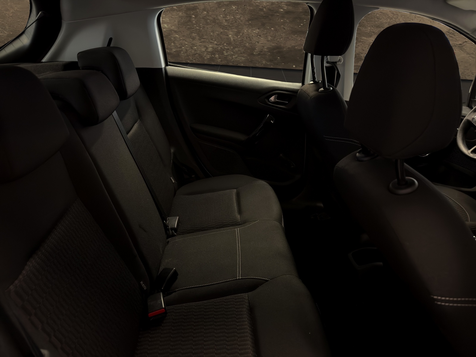 PEUGEOT 208 1.2 PureTech Signature-image-12