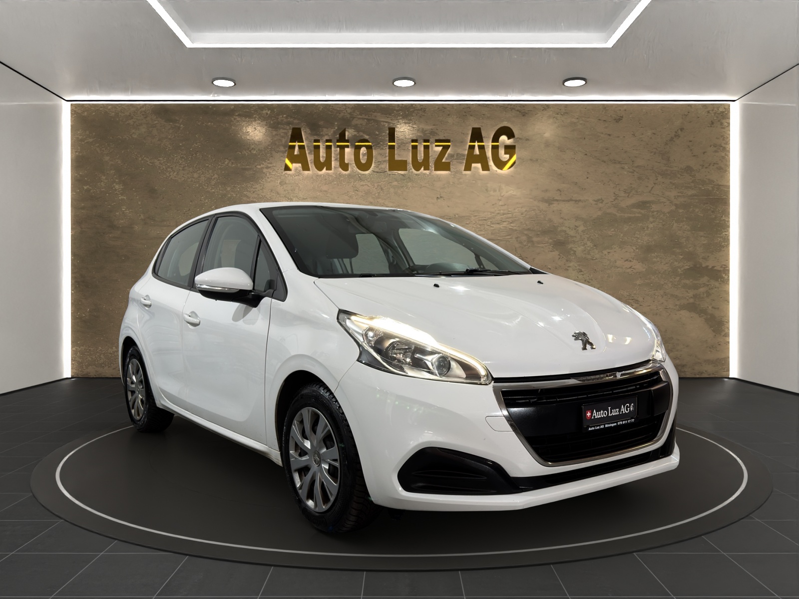 PEUGEOT 208 1.2 PureTech Signature-image-4
