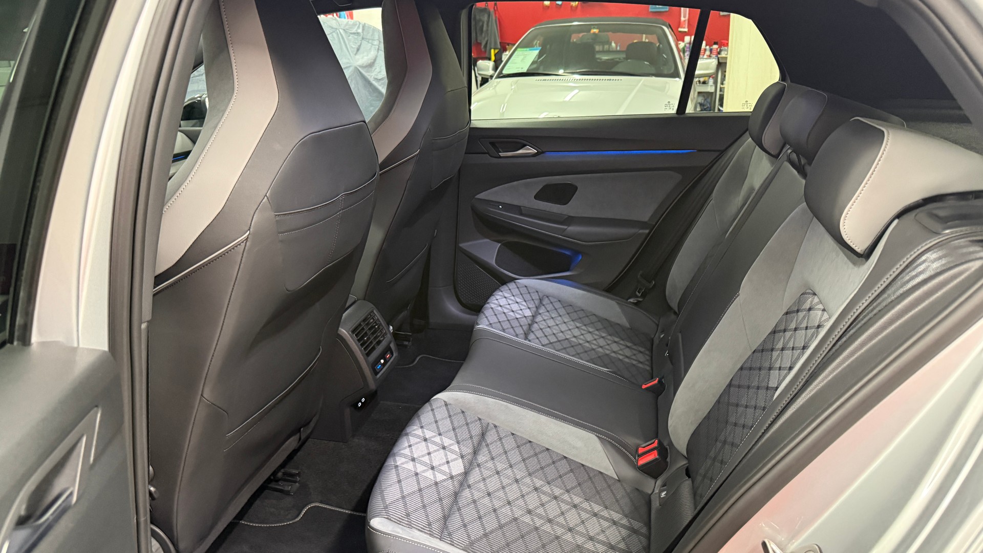 VW Golf 1.5 eTSI mHEV ACT R-Line DSG voller Ausstattung, frsich ab MFK Werkgarntie bis Mai 2026-image-15
