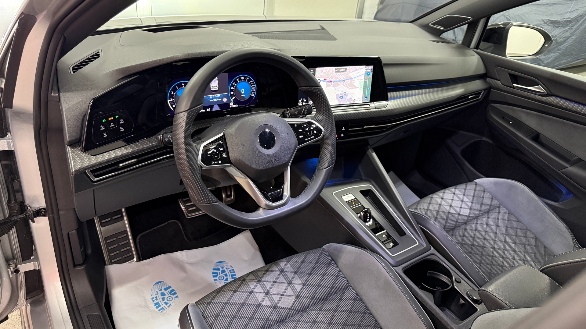 VW Golf 1.5 eTSI mHEV ACT R-Line DSG voller Ausstattung, frsich ab MFK Werkgarntie bis Mai 2026-image-13