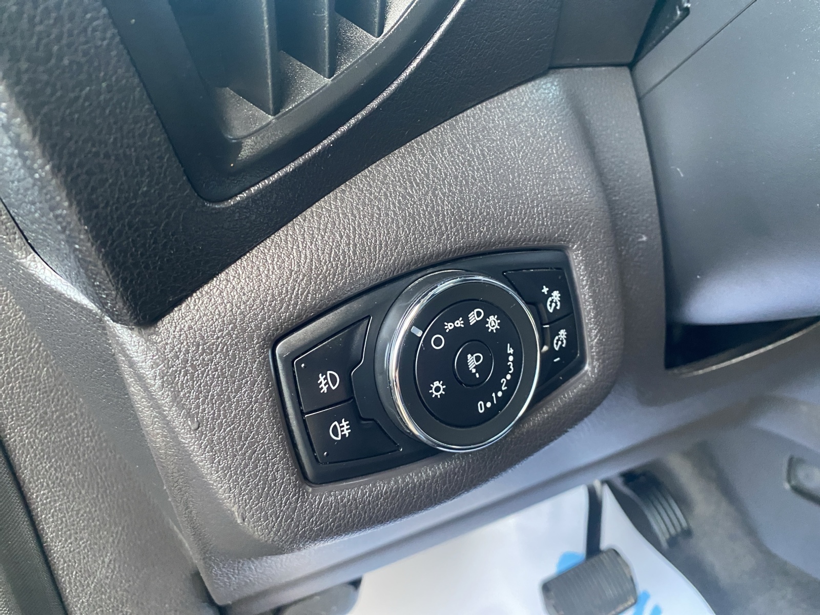 FORD Grand Tourneo Connect 1.5 TDCi Titanium Powershift : 7-Sitzer Automat Diesel | 120 PS | Frisch ab MFK & Service“-image-21
