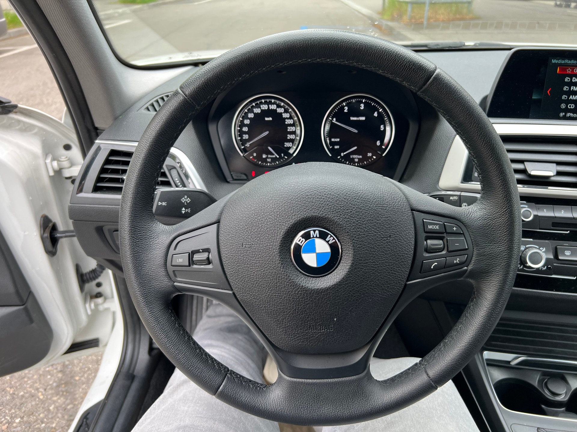 BMW 114d Business-image-9