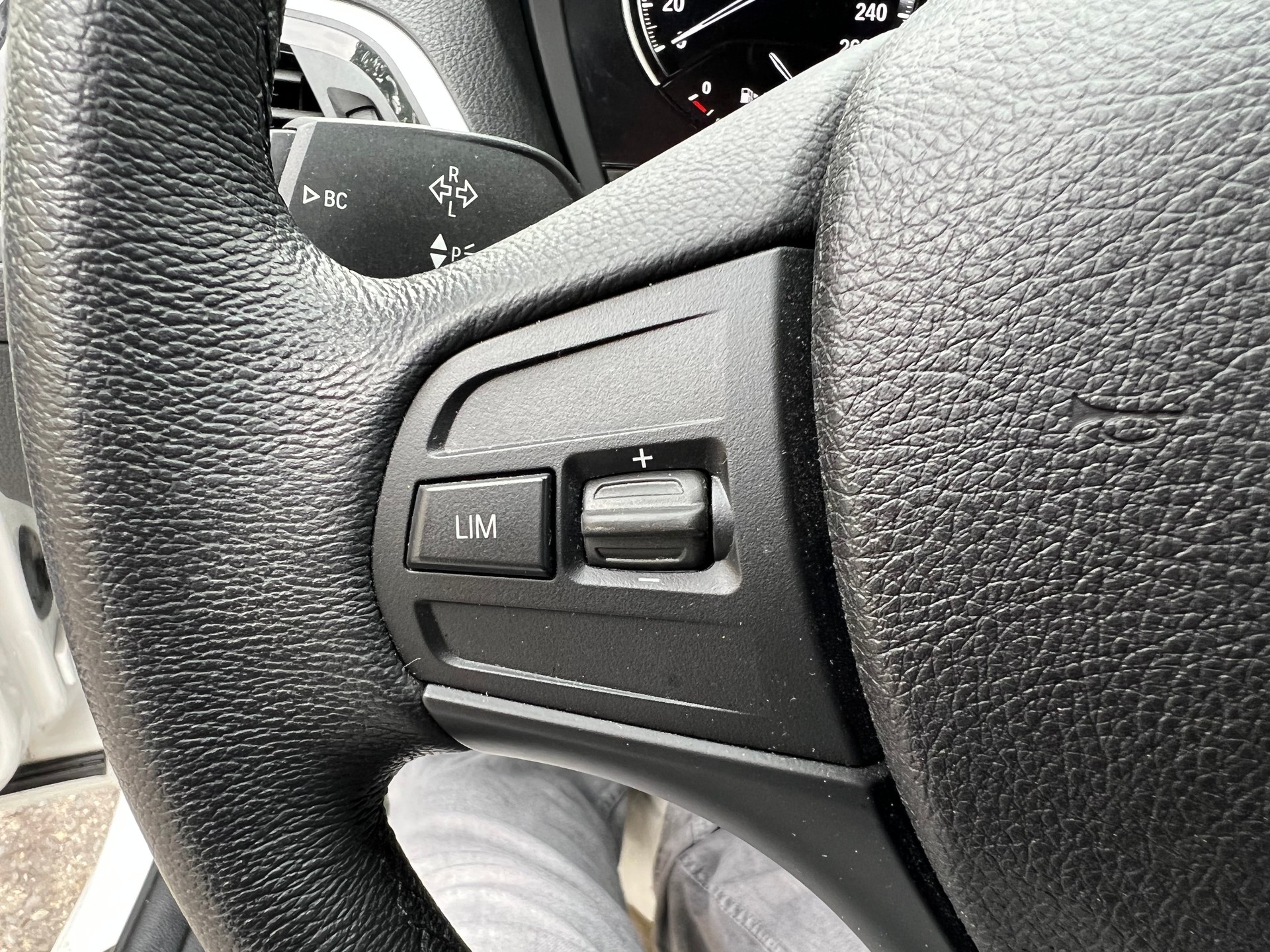 BMW 114d Business-image-11