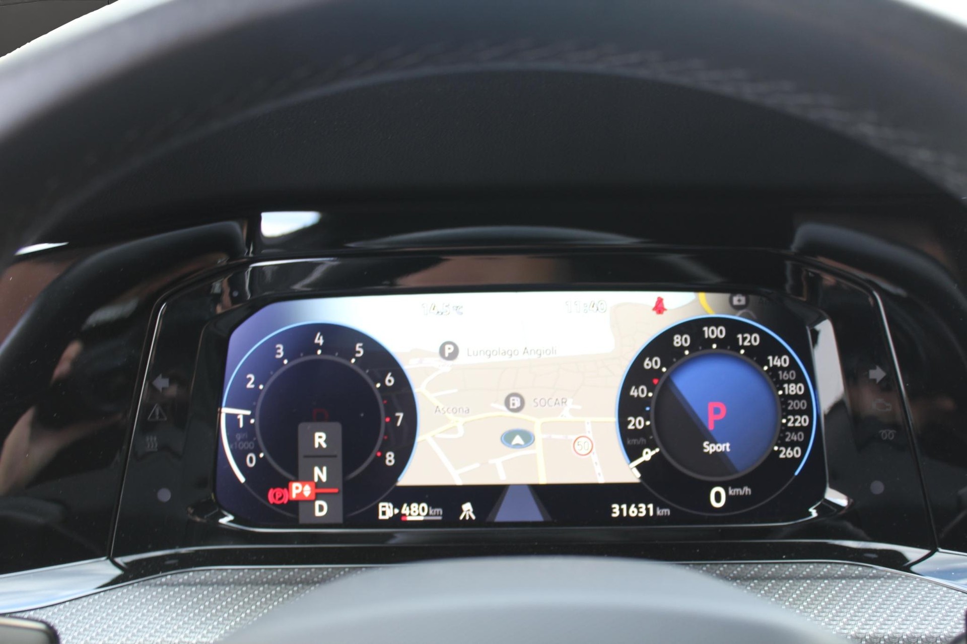 VW Golf VIII 1.5 eTSI R-Line DSG-image-11