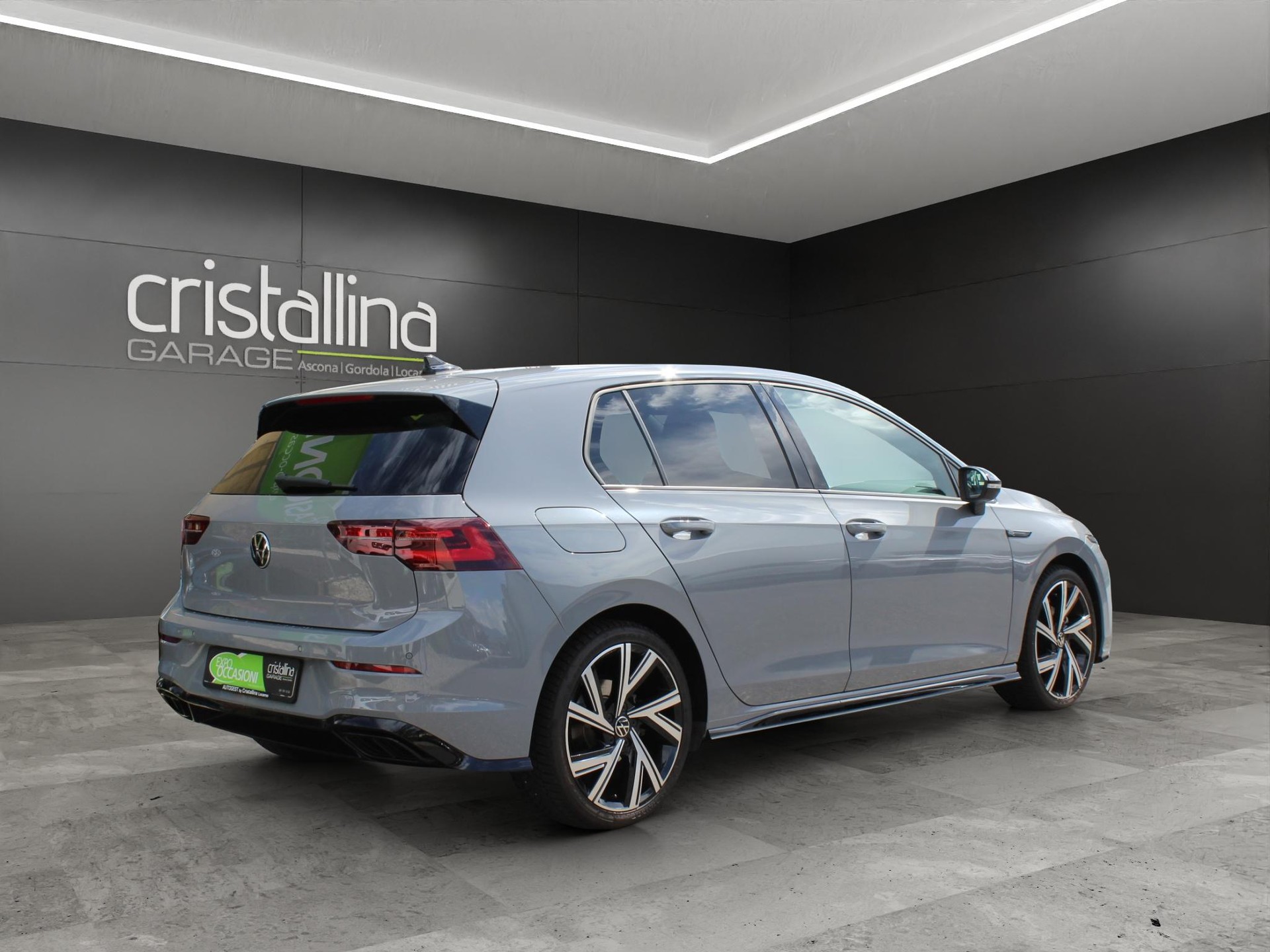 VW Golf VIII 1.5 eTSI R-Line DSG-showroom-element-3