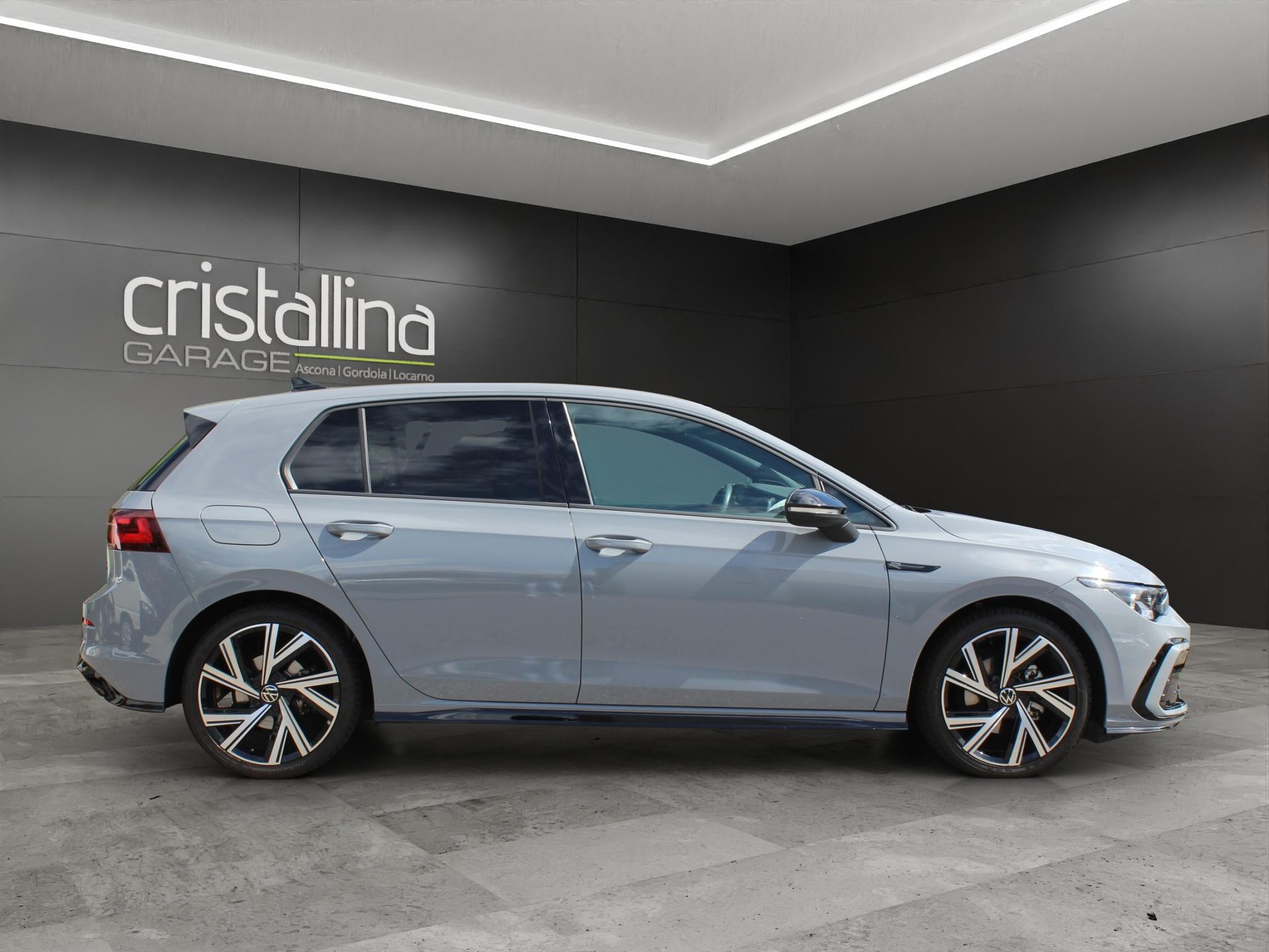 VW Golf VIII 1.5 eTSI R-Line DSG-image-4