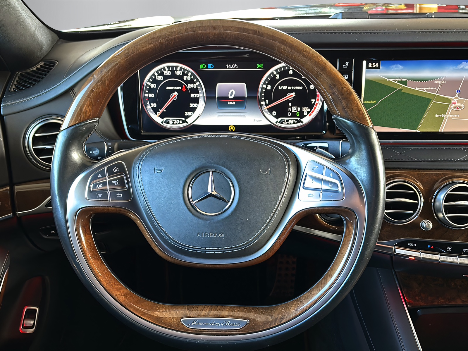 MERCEDES-BENZ S 63 V8 AMG 4matic lang-showroom-element-3