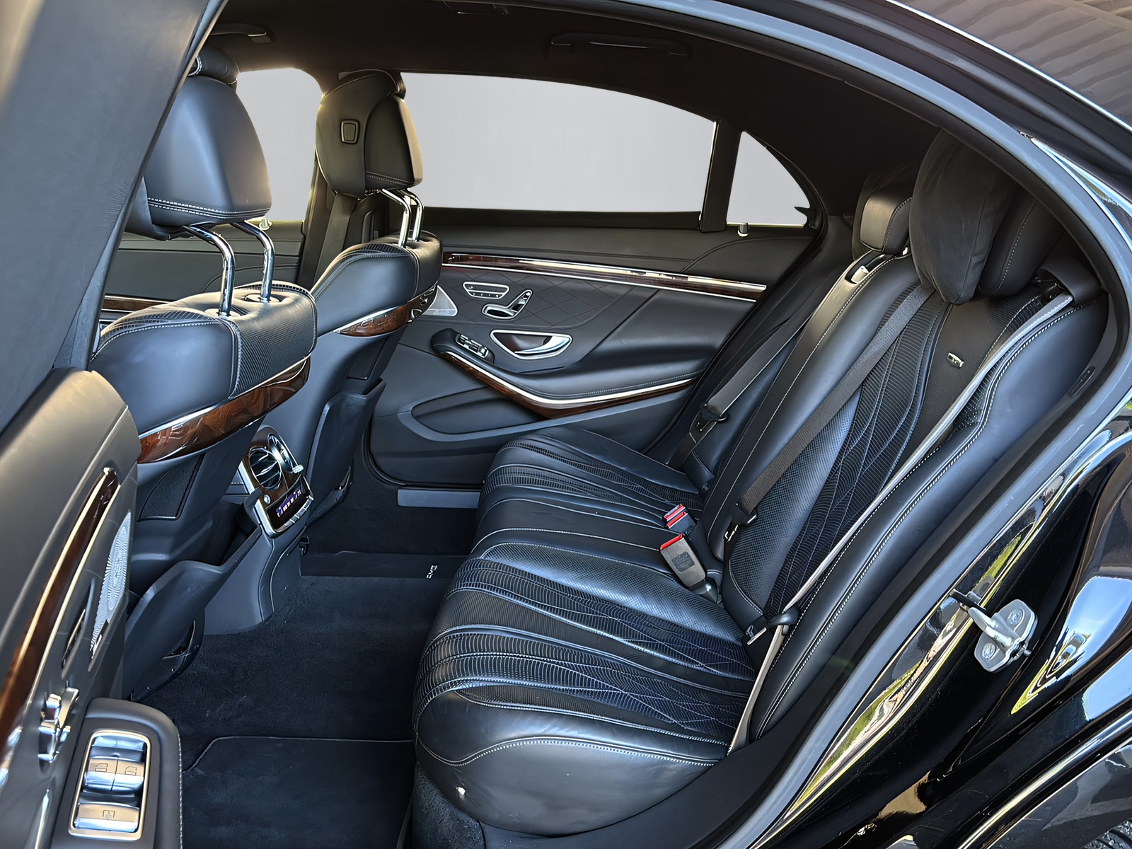 MERCEDES-BENZ S 63 V8 AMG 4matic lang-image-6
