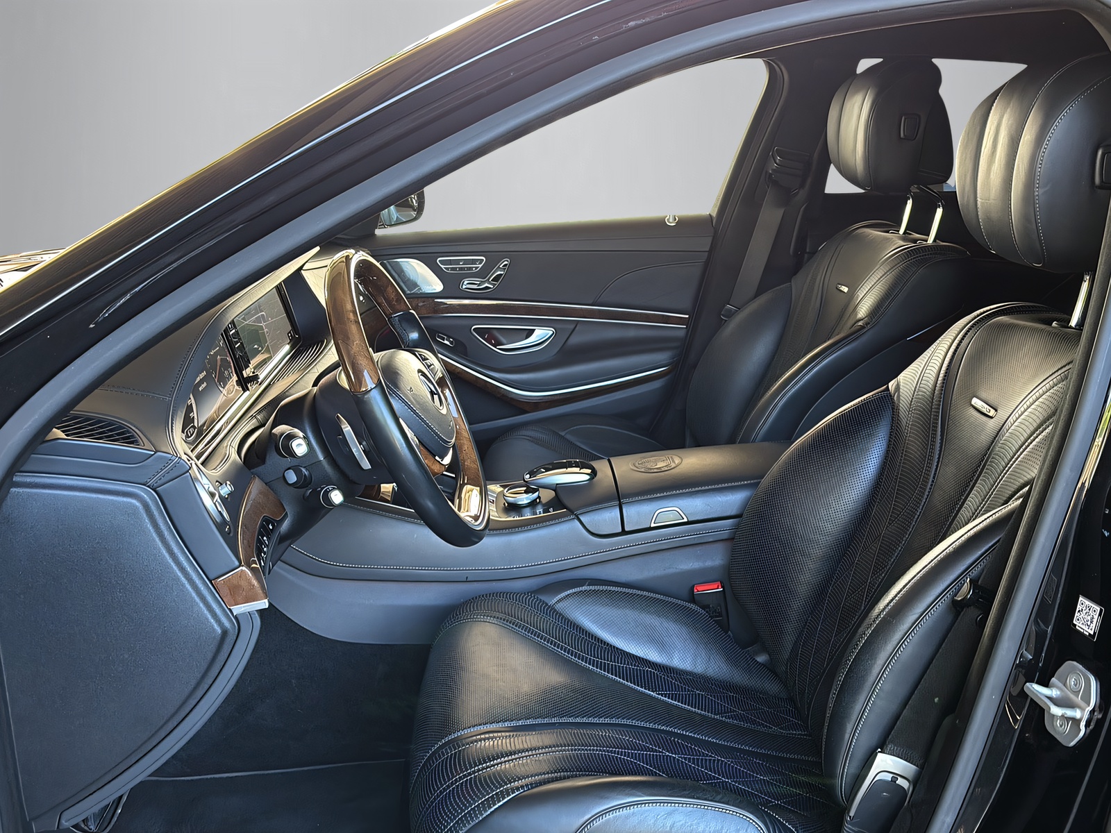 MERCEDES-BENZ S 63 V8 AMG 4matic lang-showroom-element-2