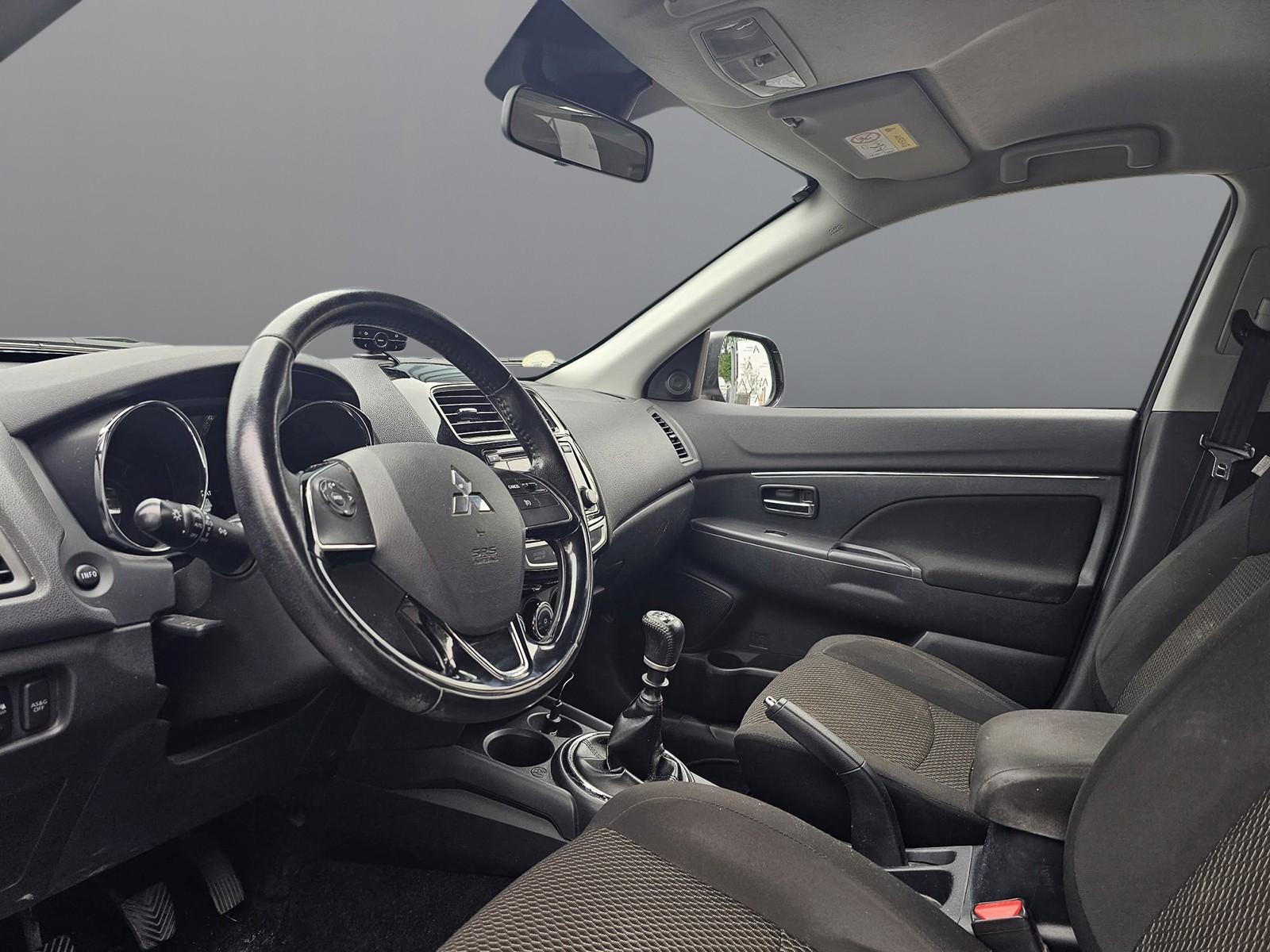 MITSUBISHI ASX 1.6 DID Value 4WD-image-9