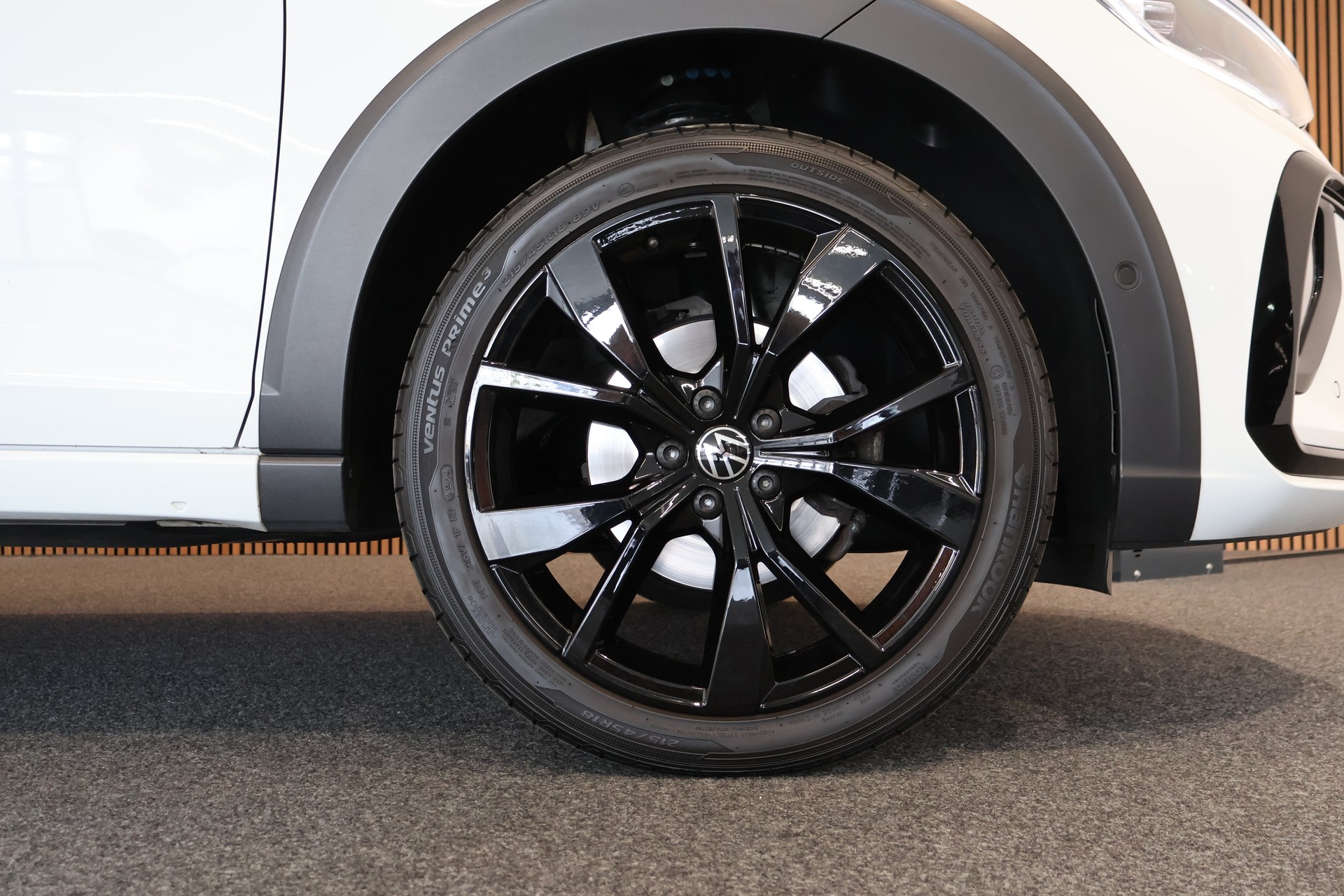 VW Taigo 1.0 TSI R-Line DSG-image-29