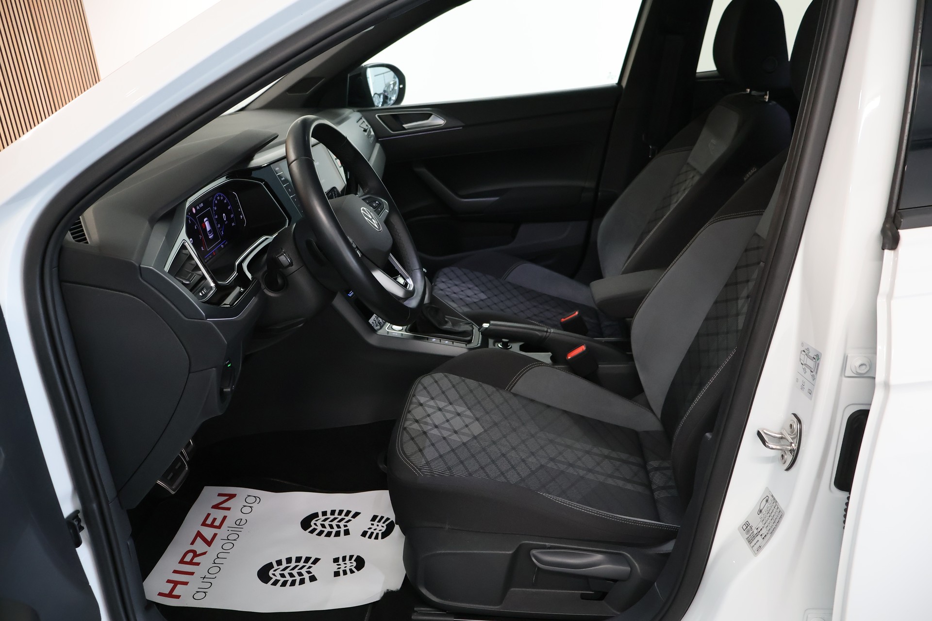 VW Taigo 1.0 TSI R-Line DSG-image-8
