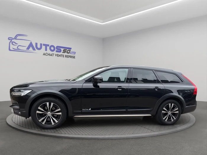 VOLVO V90 Cross Country D4 AWD-image-7