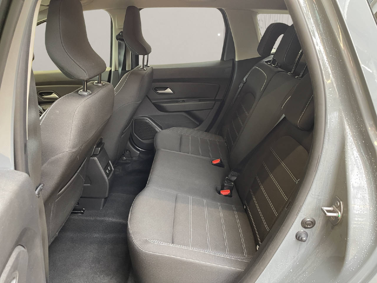 DACIA Duster 1.3 TCe 150 Journey+ 4WD-image-9