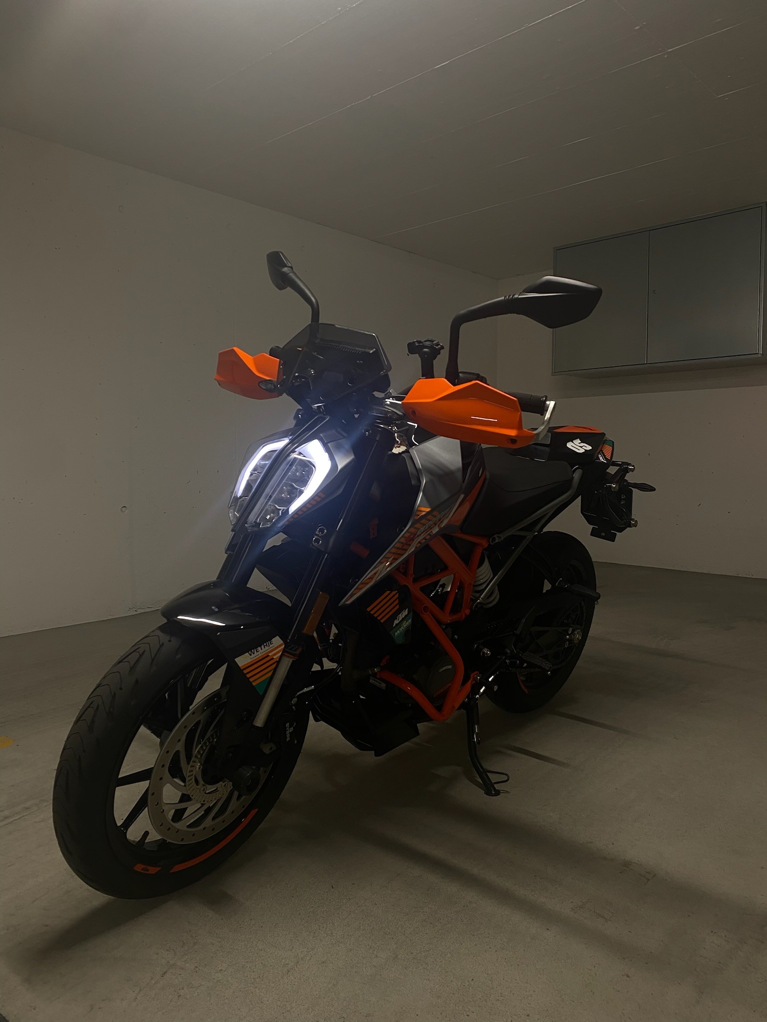 KTM 125 Duke-image-2