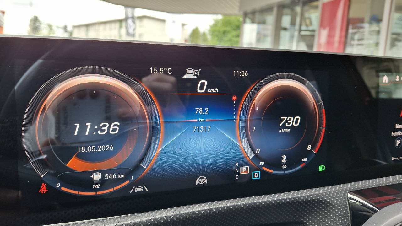 MERCEDES-BENZ A 250 AMG Line 4m Limousine-image-15