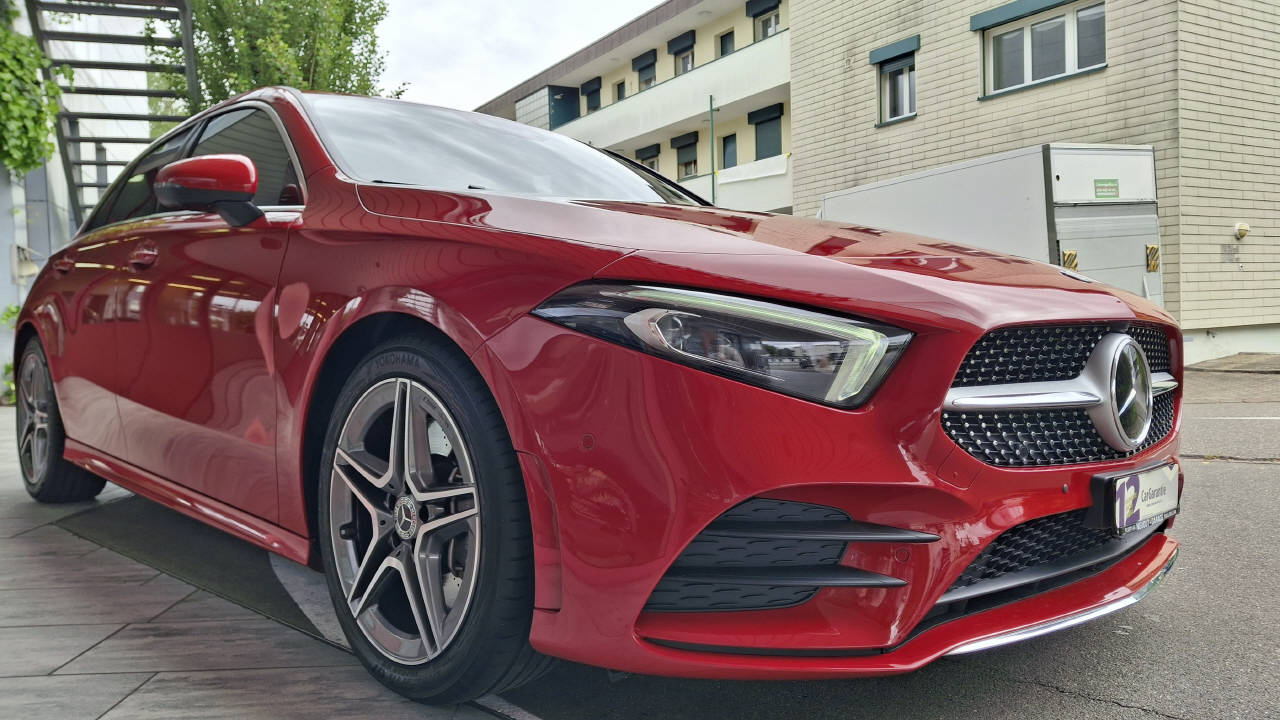 MERCEDES-BENZ A 250 AMG Line 4m Limousine-image-2