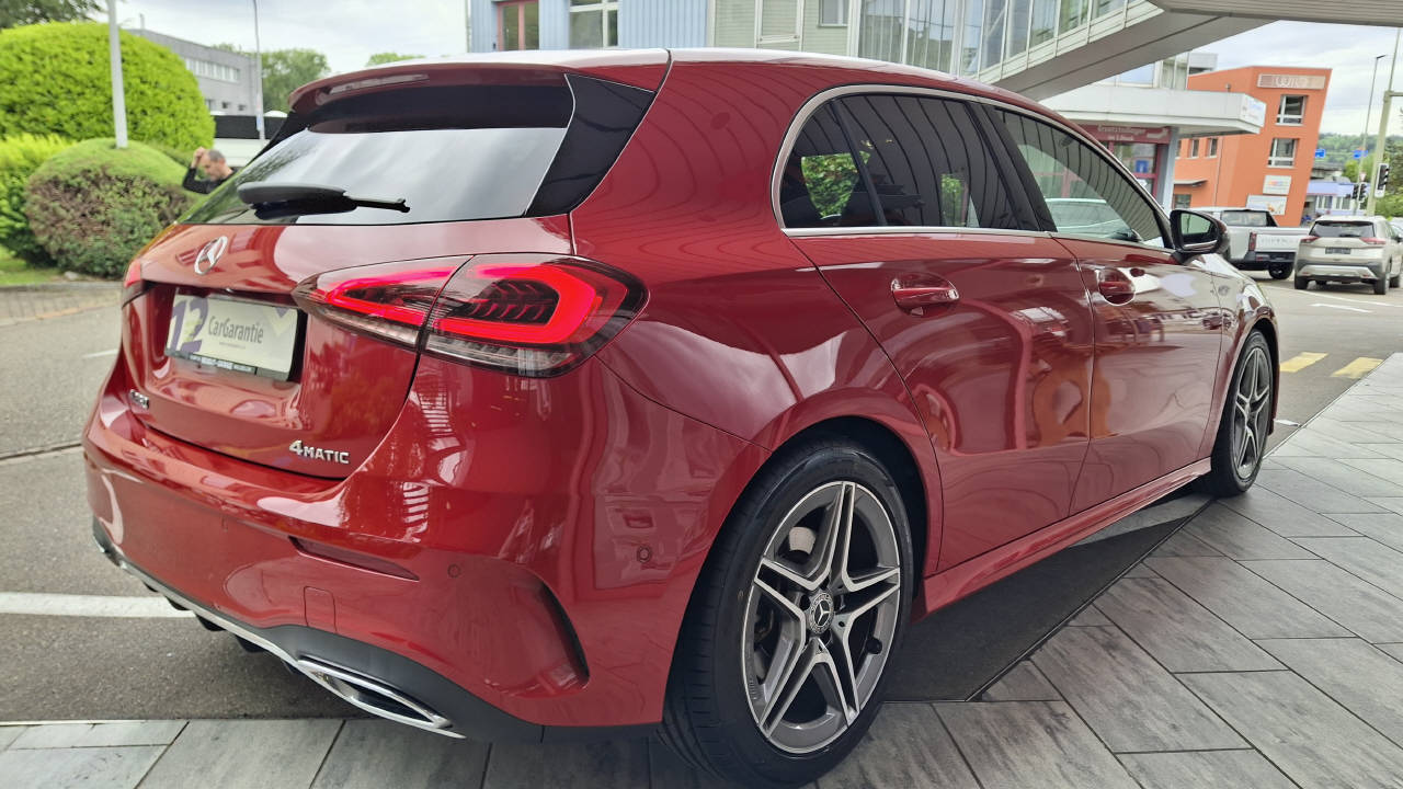 MERCEDES-BENZ A 250 AMG Line 4m Limousine-image-3