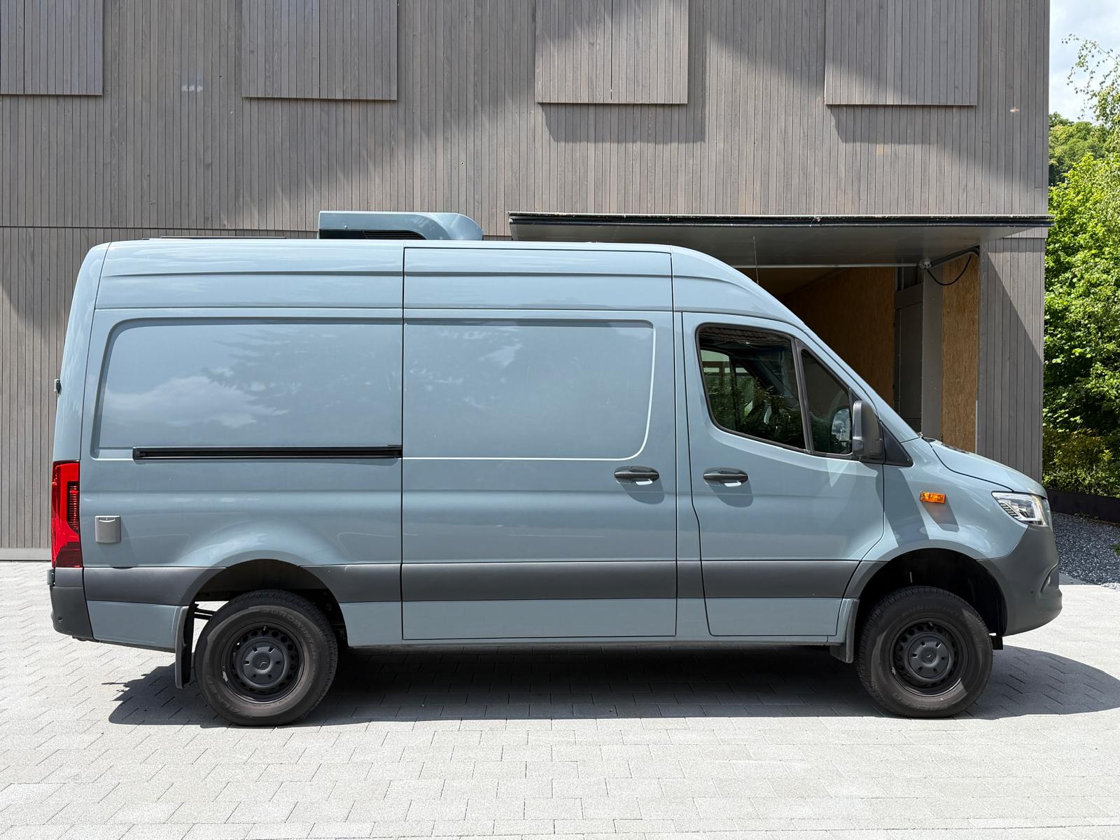 MERCEDES-BENZ 319 CDI-image-1