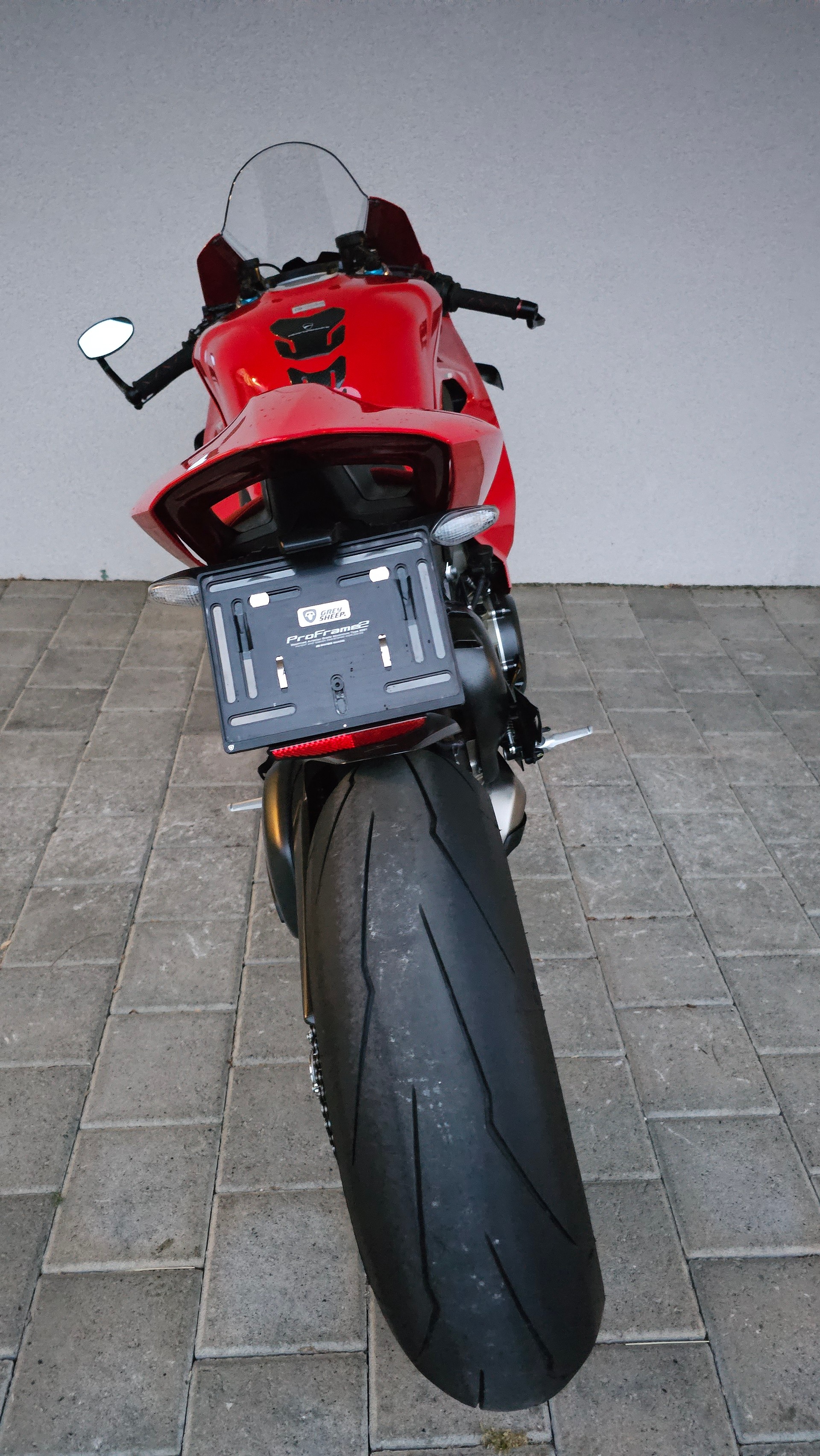DUCATI S-showroom-element-3